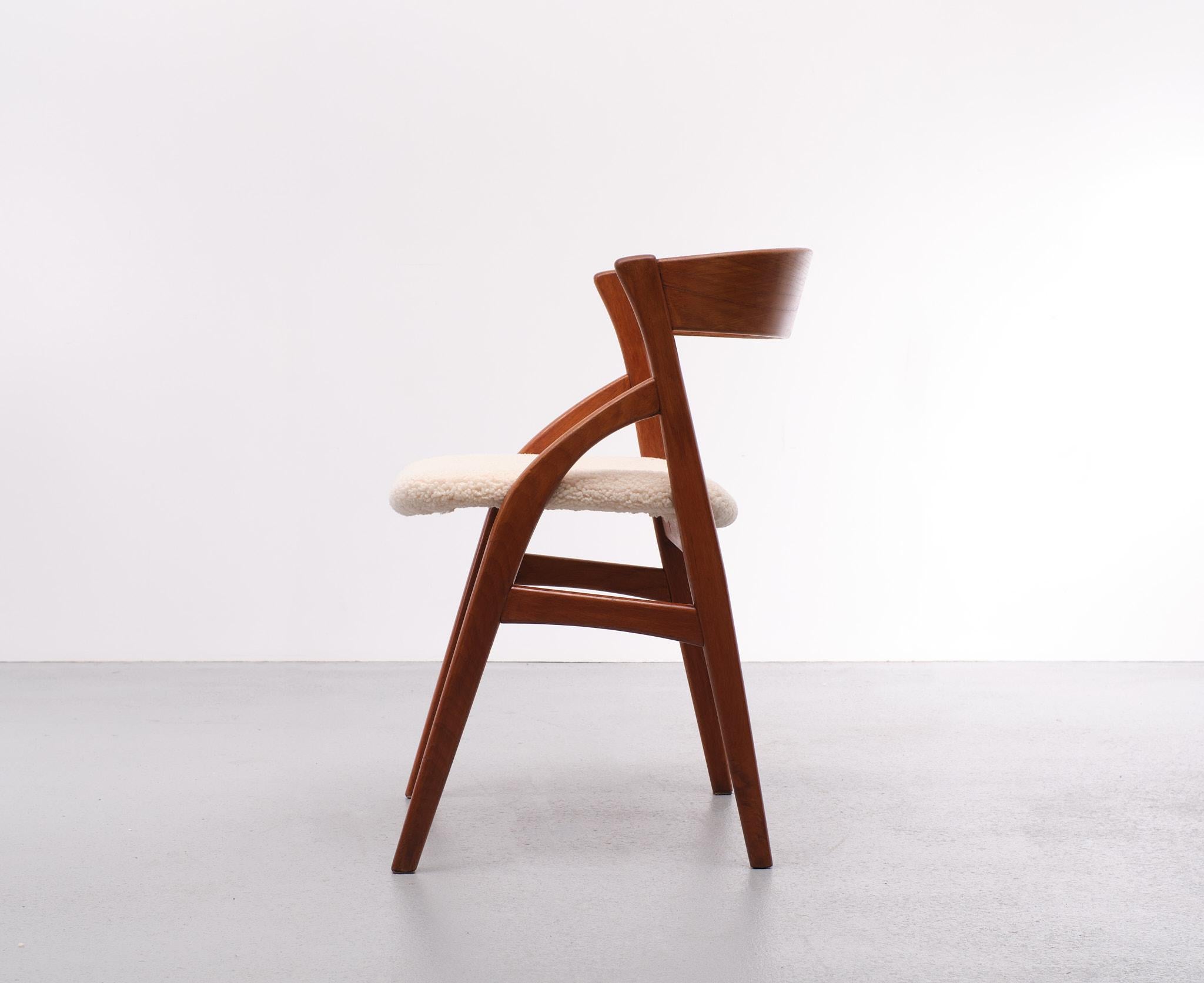 Teak arm chair Dyrlund Denmark 1960s In Good Condition In Den Haag, NL