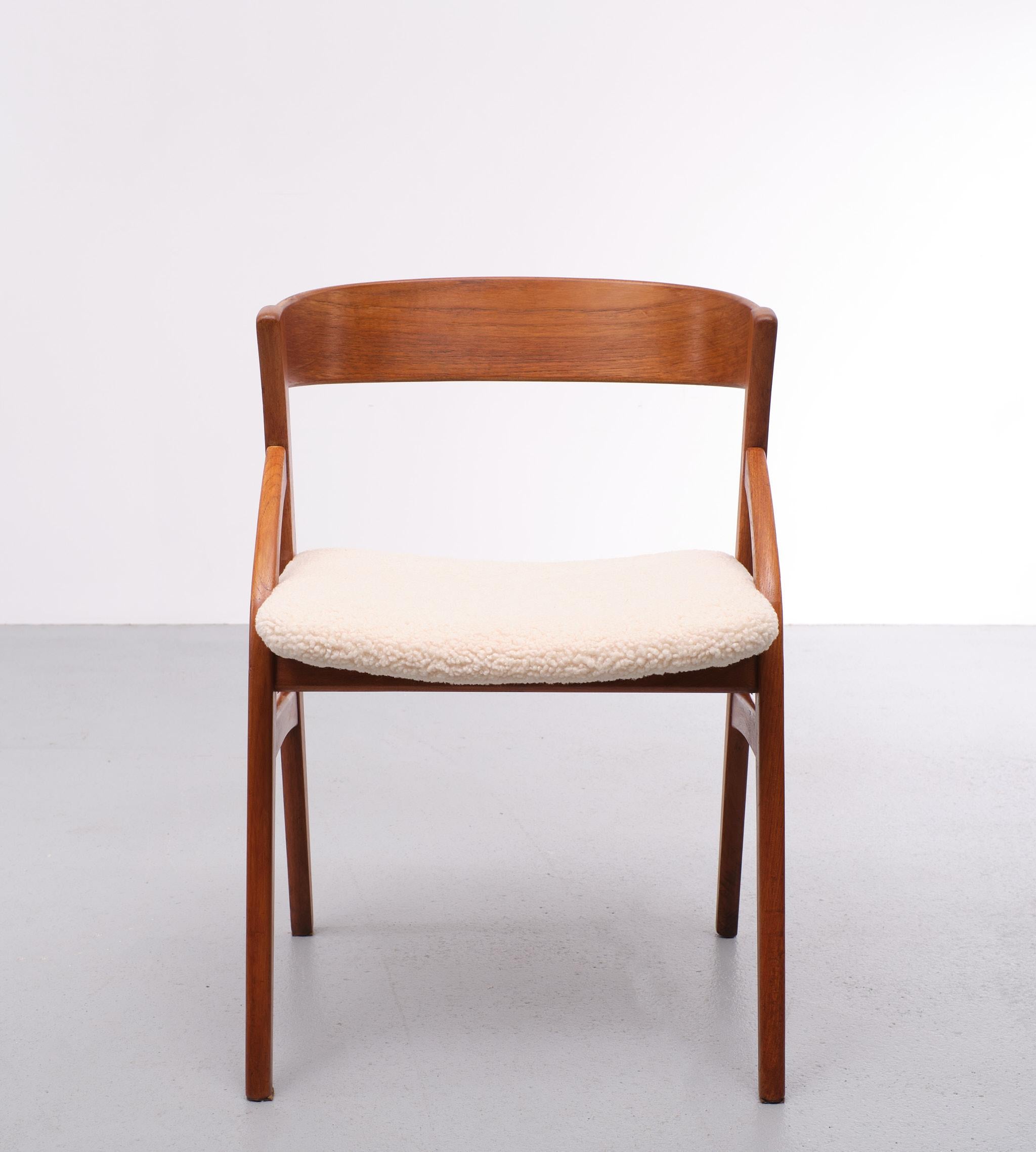 Mid-20th Century Teak arm chair Dyrlund Denmark 1960s