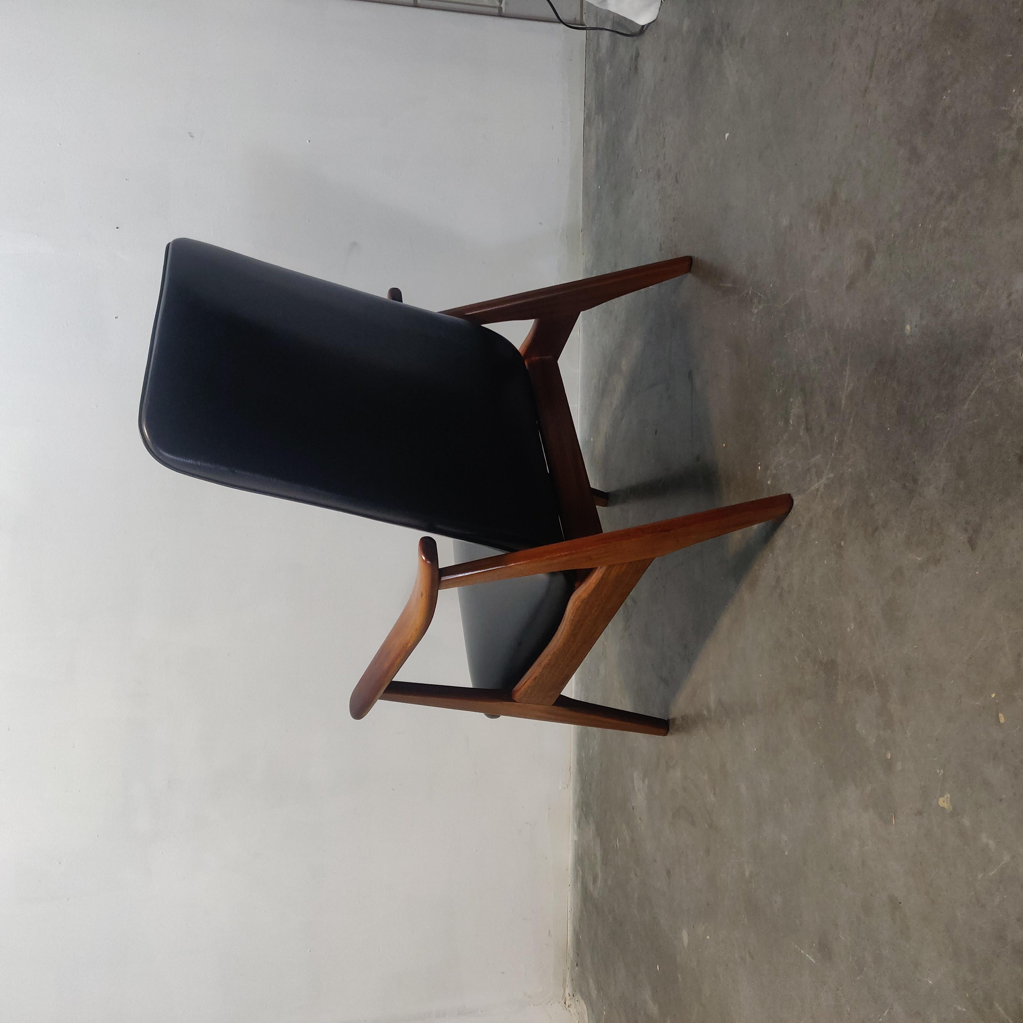 Dutch Teak armchair by Louis van Teeffelen for WéBé Holland, 1960s For Sale