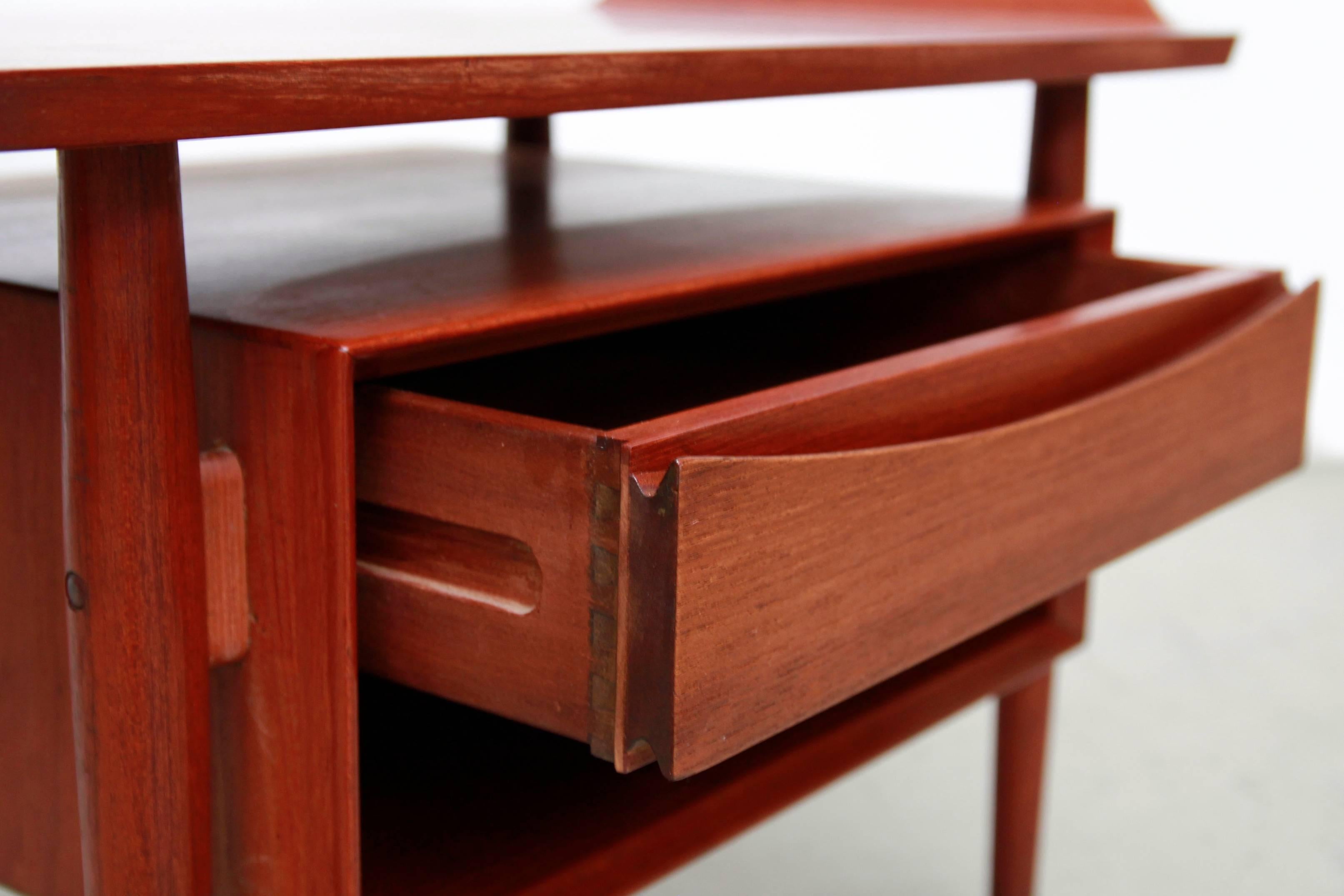 Teak Arne Vodder Danish Design Table with Drawer for Sibast In Good Condition In Amsterdam, Noord Holland