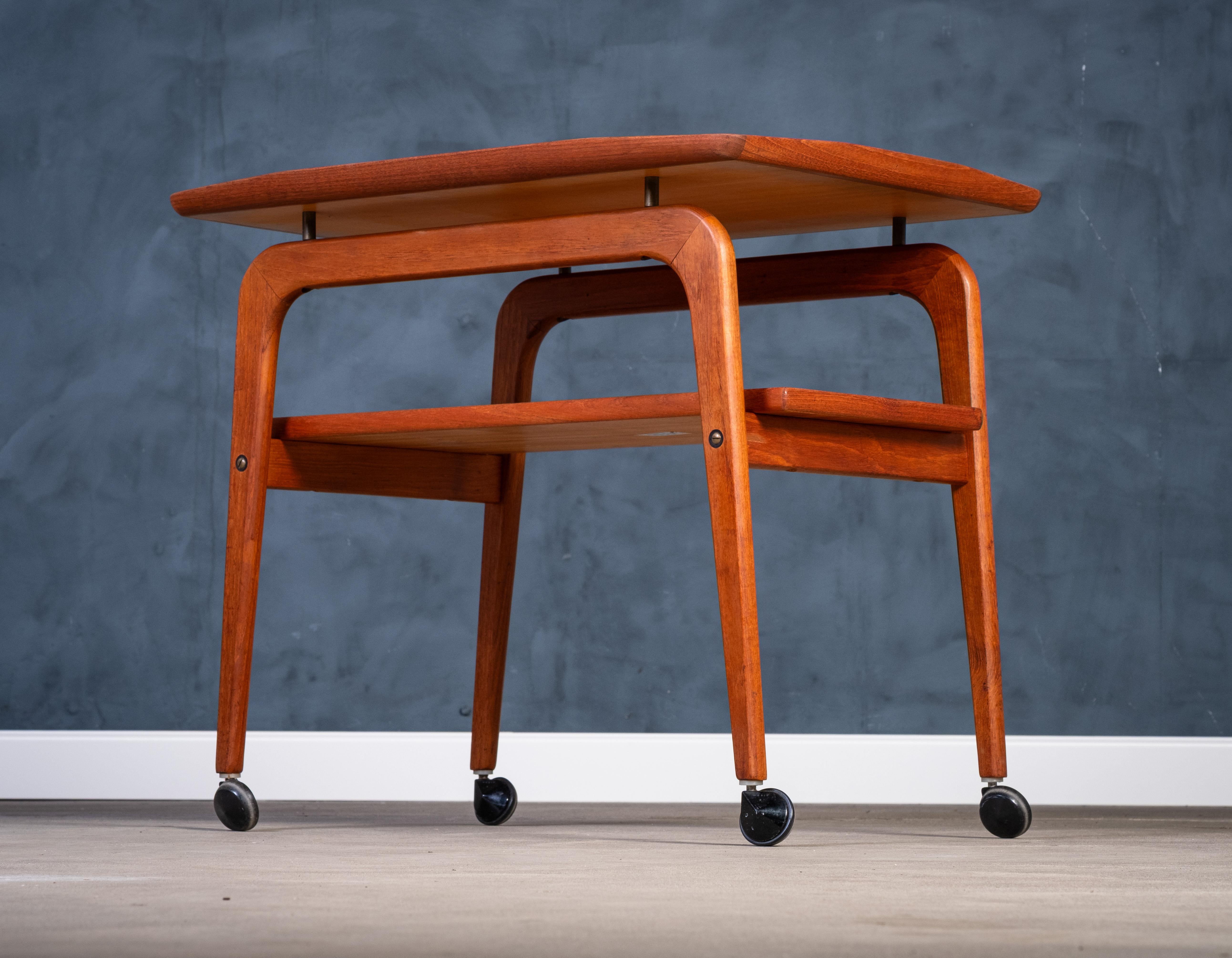 Mid-20th Century Teak Bar Cart by Arne Hovmand-Olsen for Mogens Kold, 1960s Teak Bar Cart by Arn For Sale