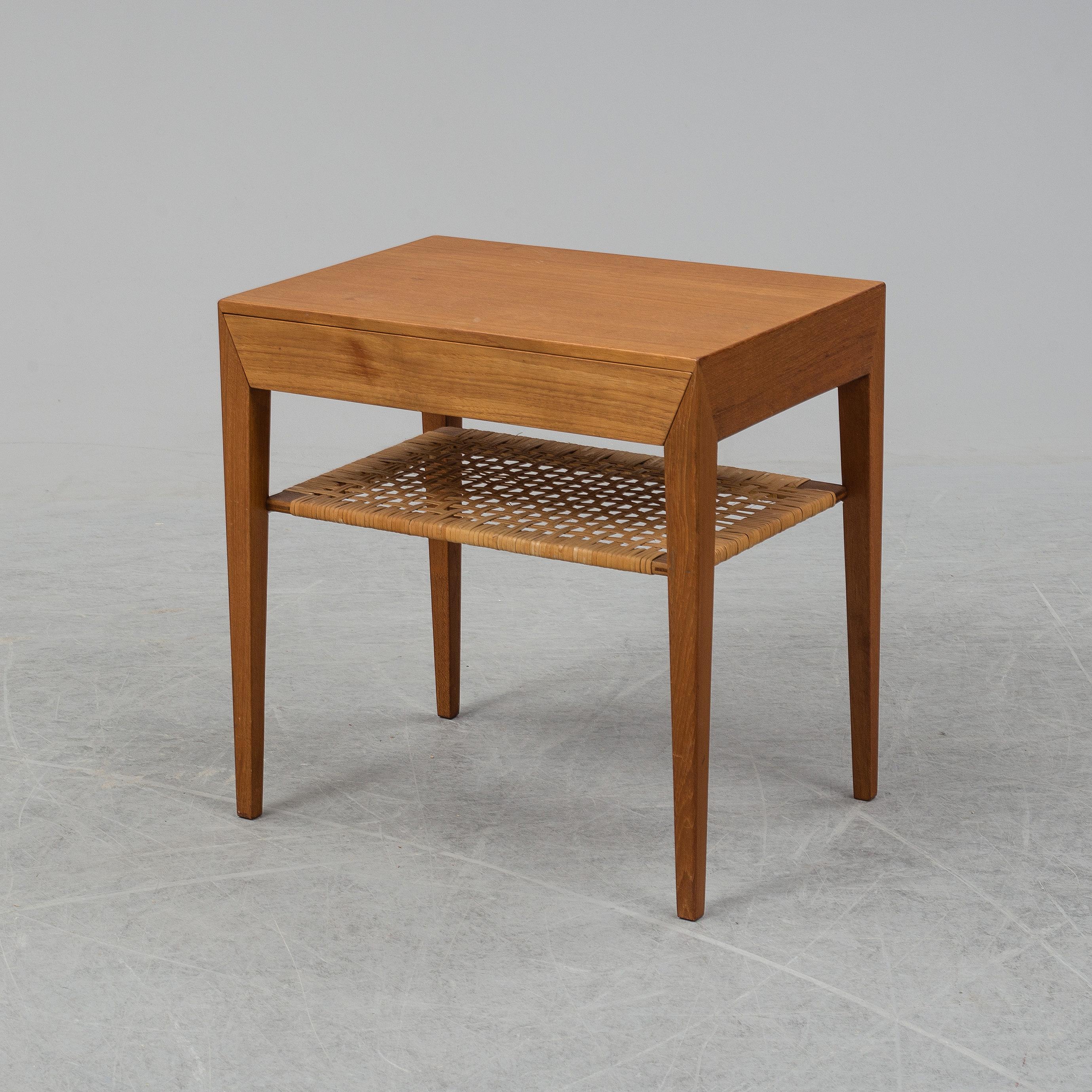 Mid-Century Modern Table de chevet en teck de Severin Hansen pour Haslev, conçue en 1957 en vente