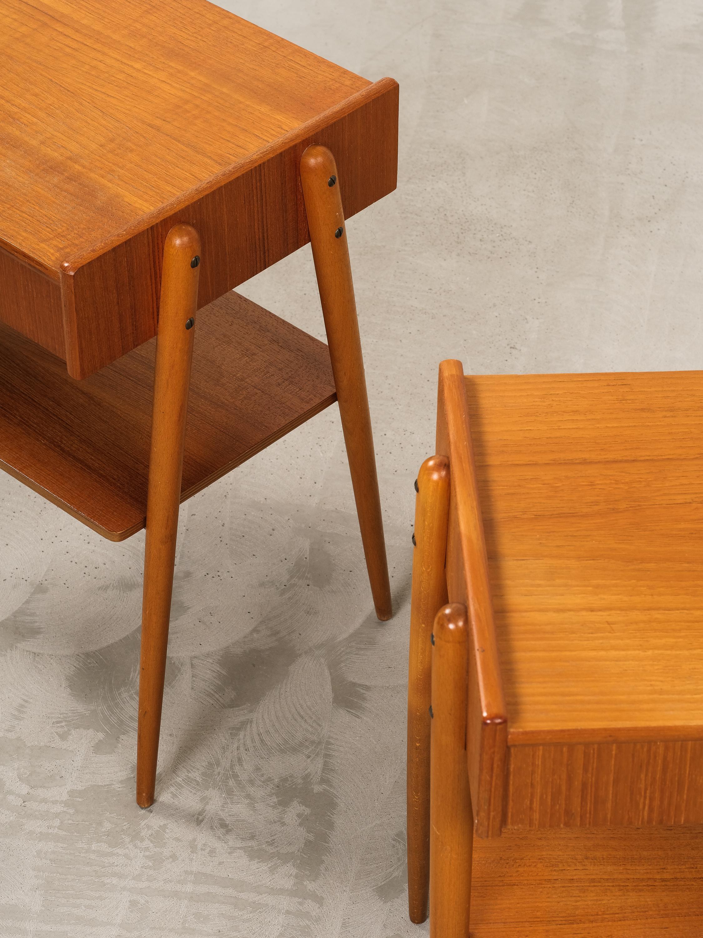 Scandinavian Modern Teak Bedside Tables from AB Carlström & Co, 1950s, Set of 2 For Sale