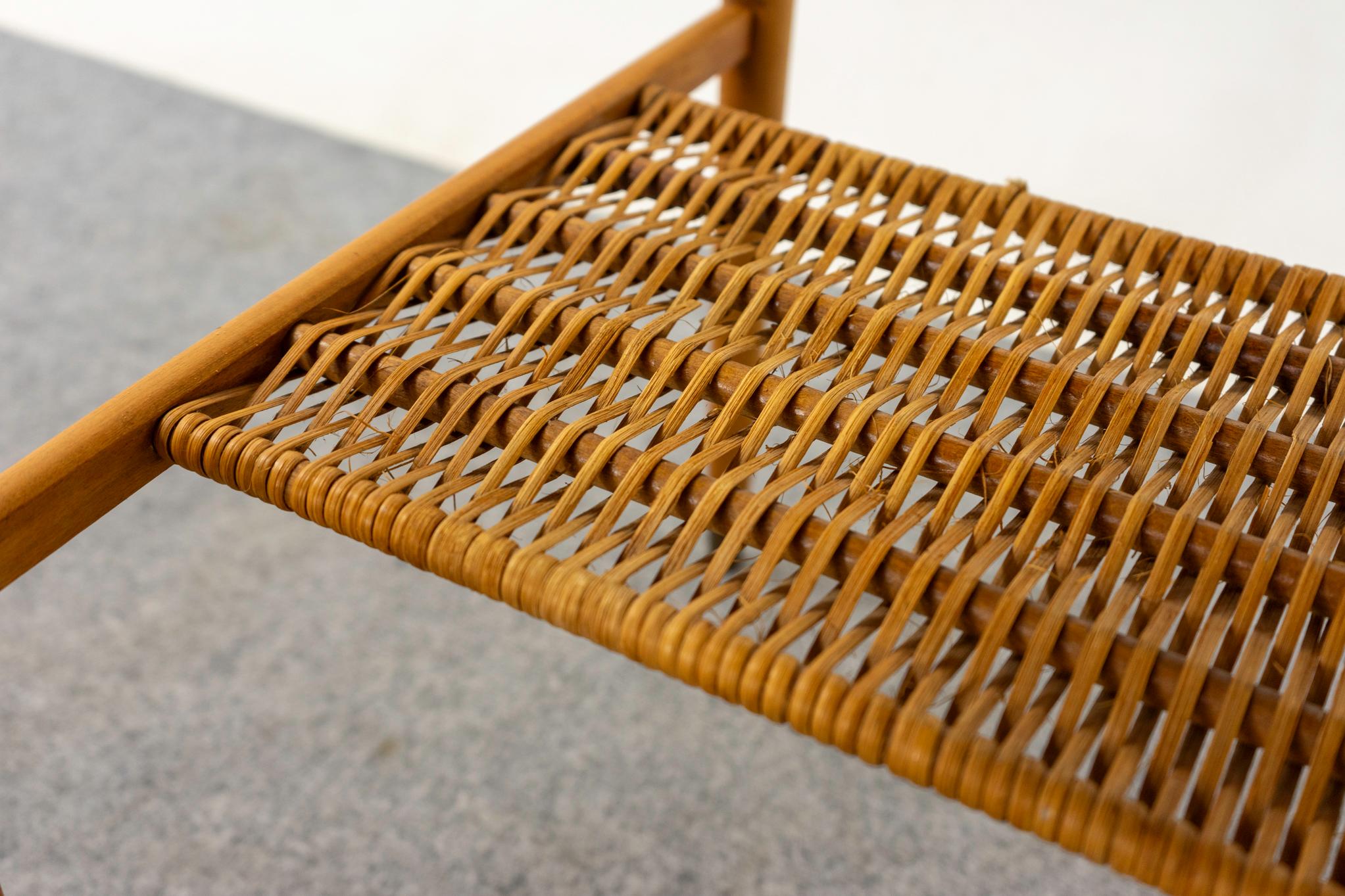 Scandinave moderne Table basse danoise du milieu du siècle en teck et beeche en vente