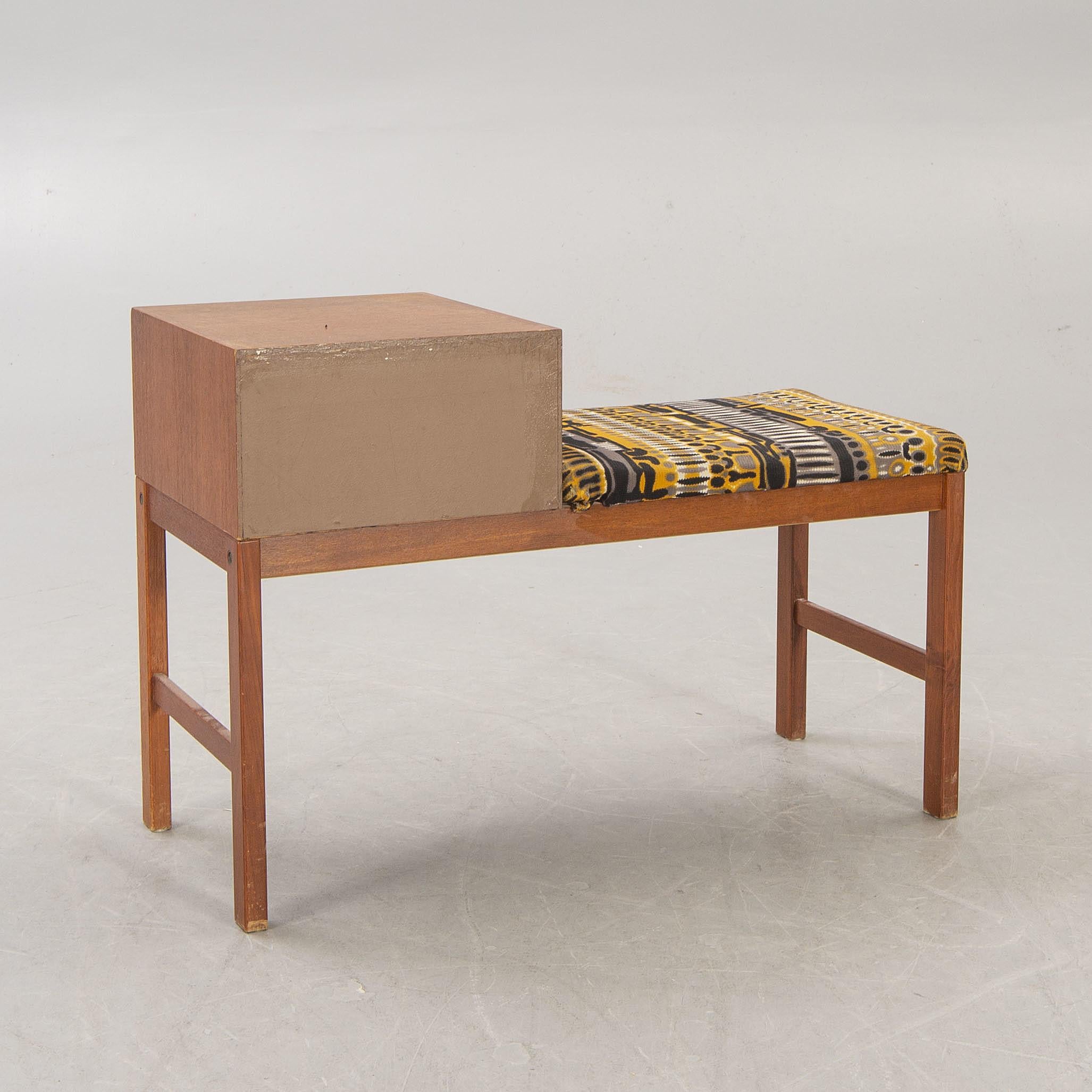 Teak bench and chest by Tingstrom Sweden, 1960 

Good vintage condition, upholstered with original fabric.