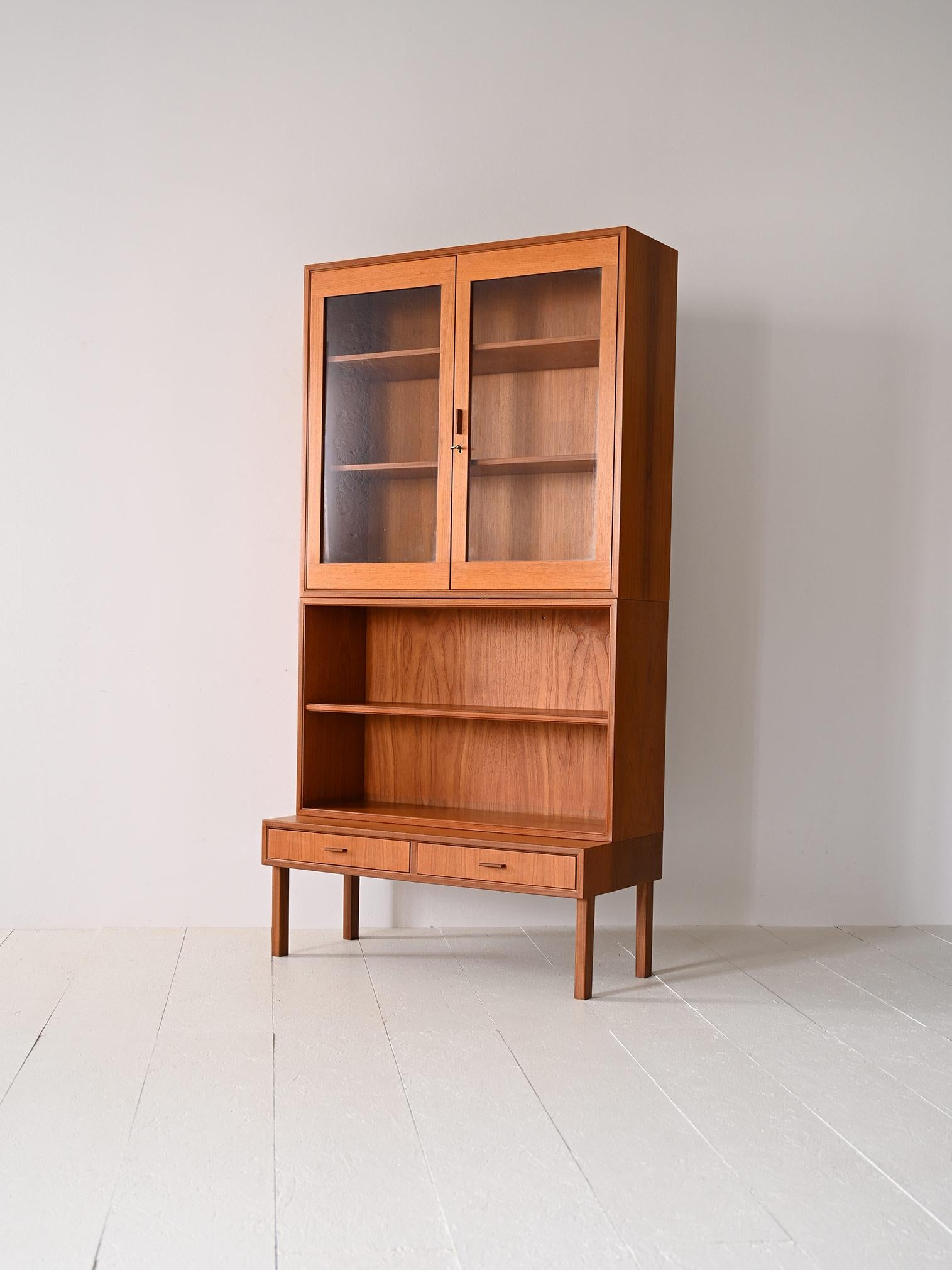 Teak bookcase cabinet with display cabinet In Good Condition In Brescia, IT