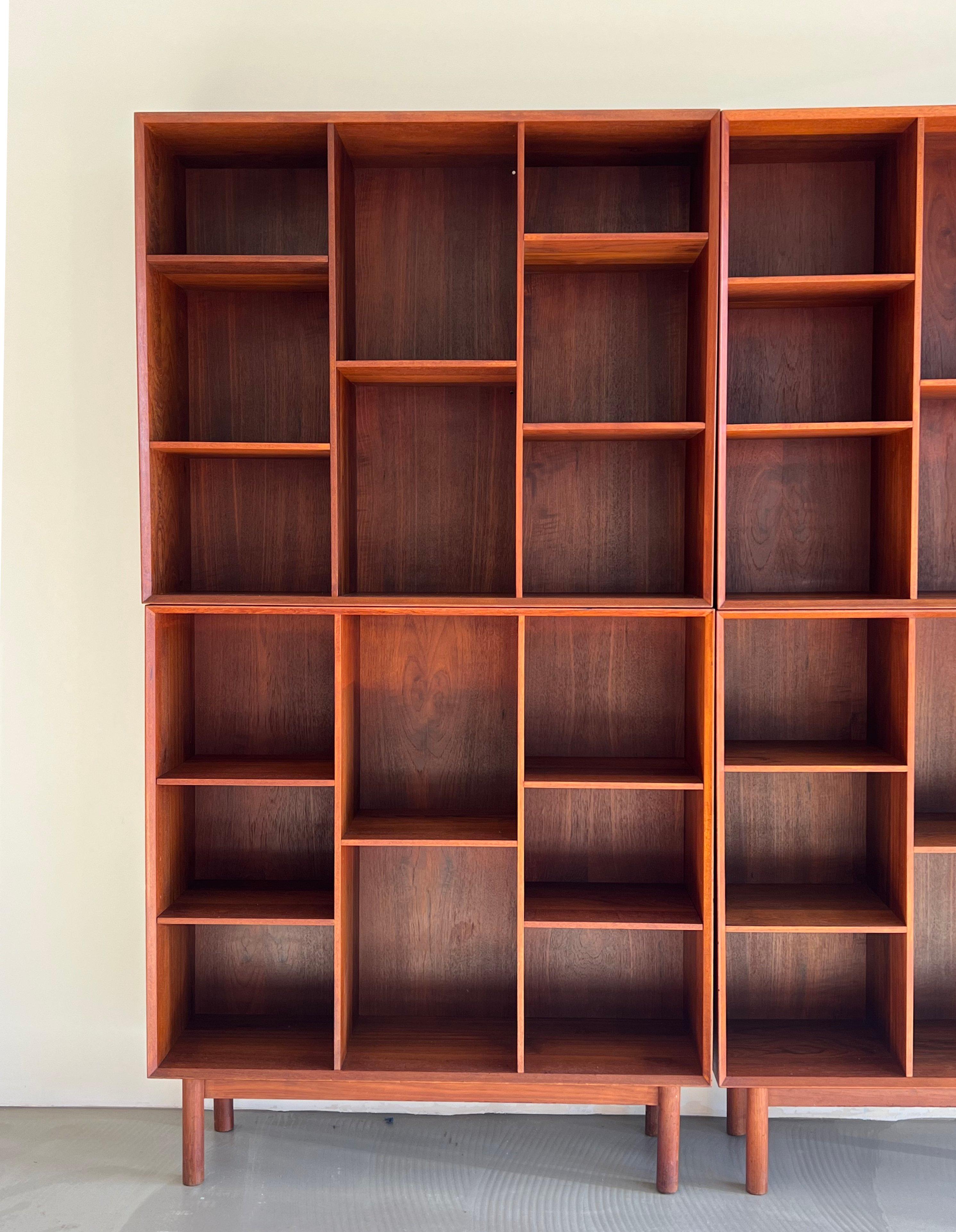 Mid-Century moderno Librerie in teak di Peter Hvidt & Mølgaard-Nielsen per John Stuart Inc. in vendita