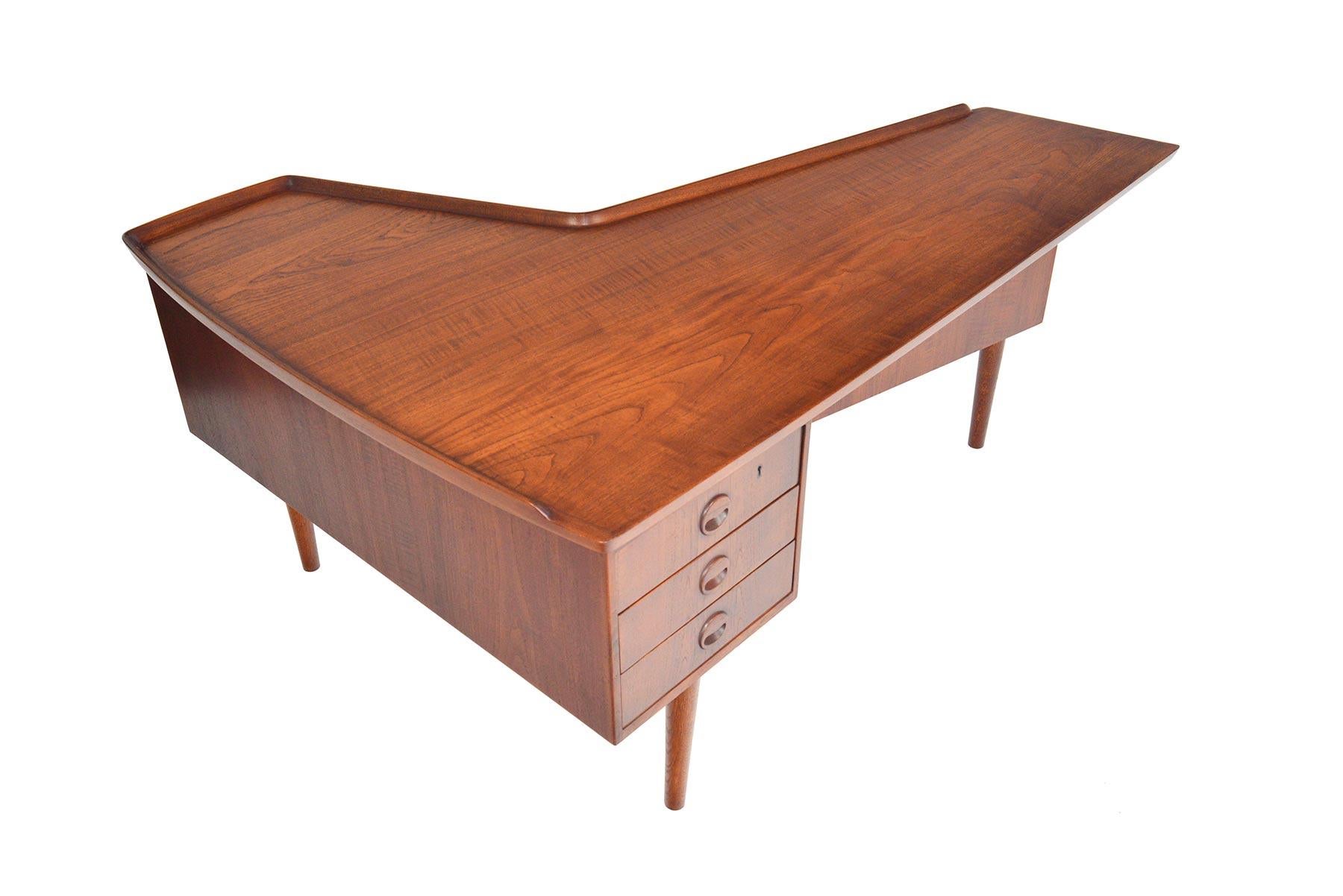 arne vodder desk