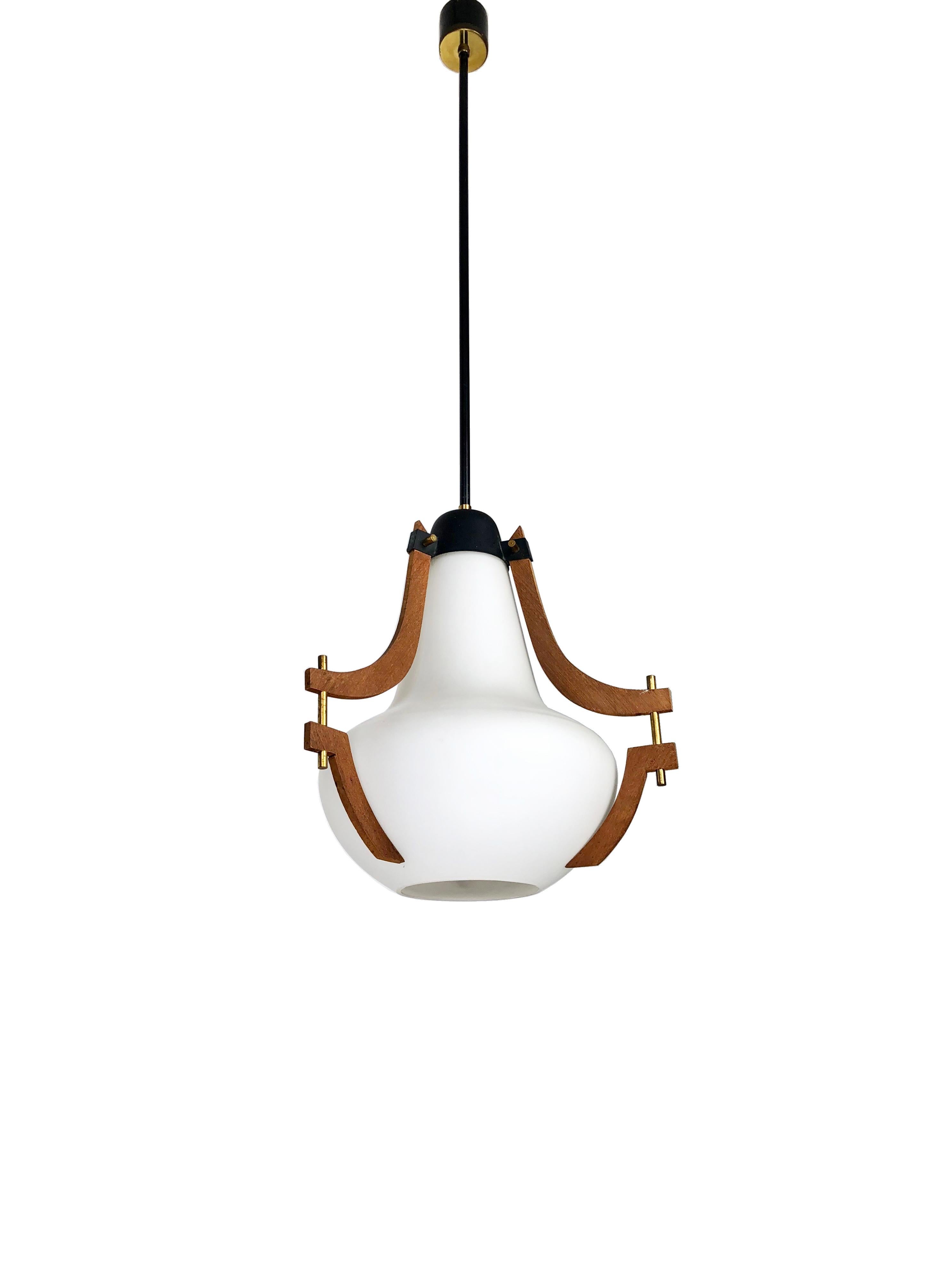 Teak, Brass and Opaline Glass Italian Pendant Chandelier Attributed to Stilnovo In Good Condition In Rome, IT