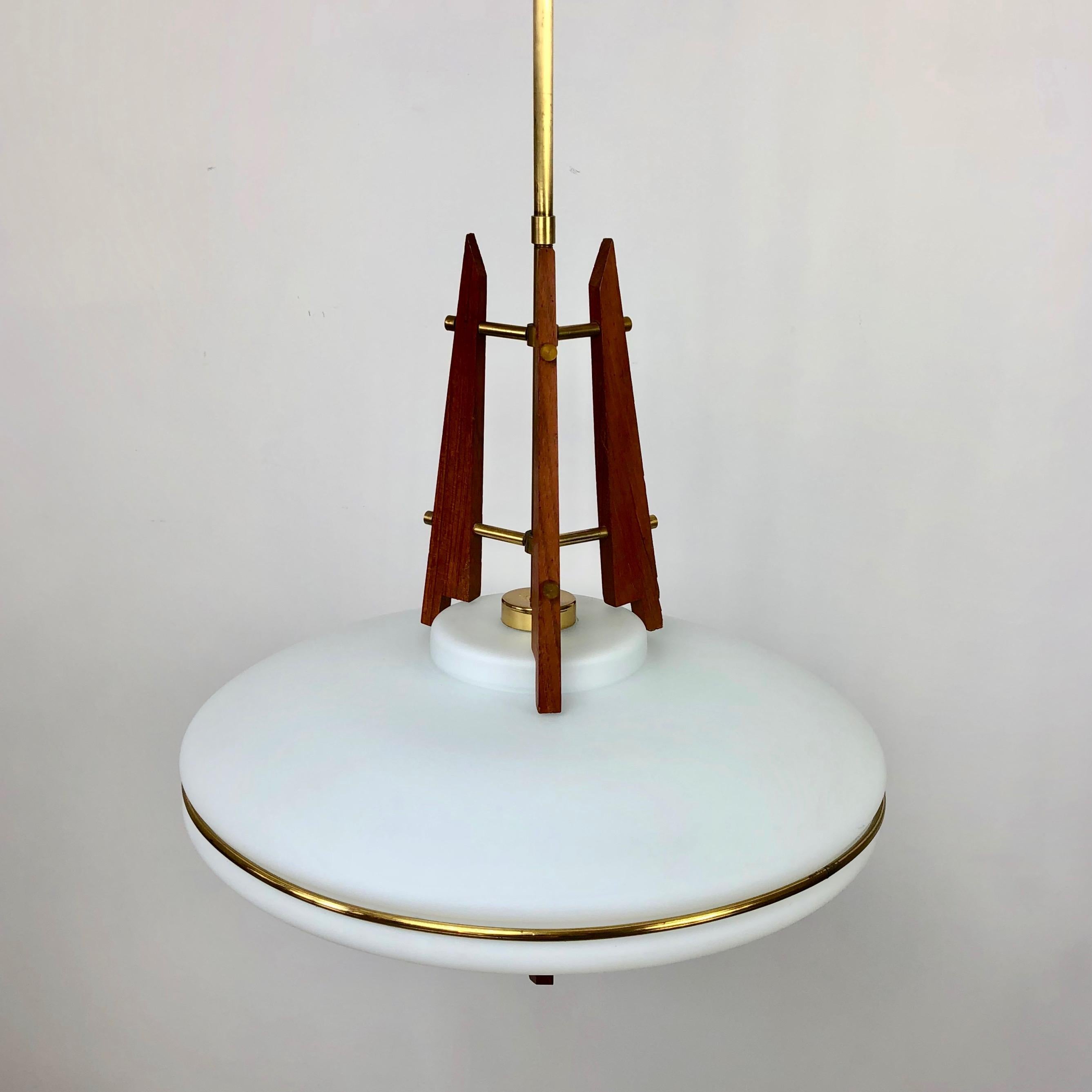 Teak, Brass and Opaline Glass Italian Pendant Chandelier Attributed to Stilnovo In Good Condition For Sale In Rome, IT