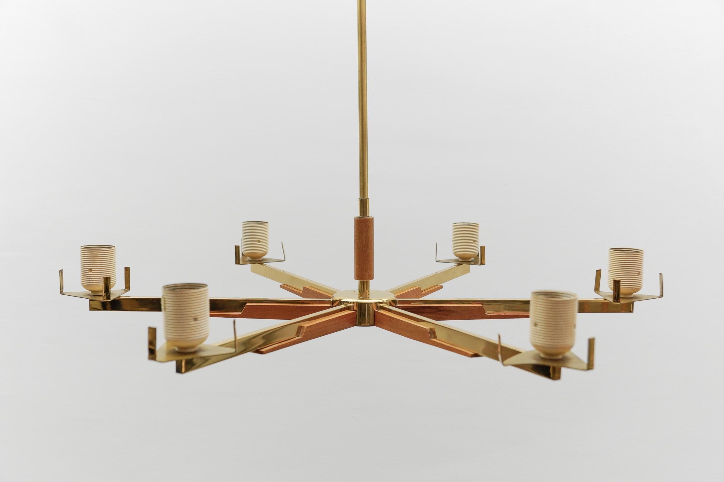 Pendelleuchte aus Teakholz, Messing und Opalglas von Kaiser Leuchten, 1960er Jahre im Angebot 8