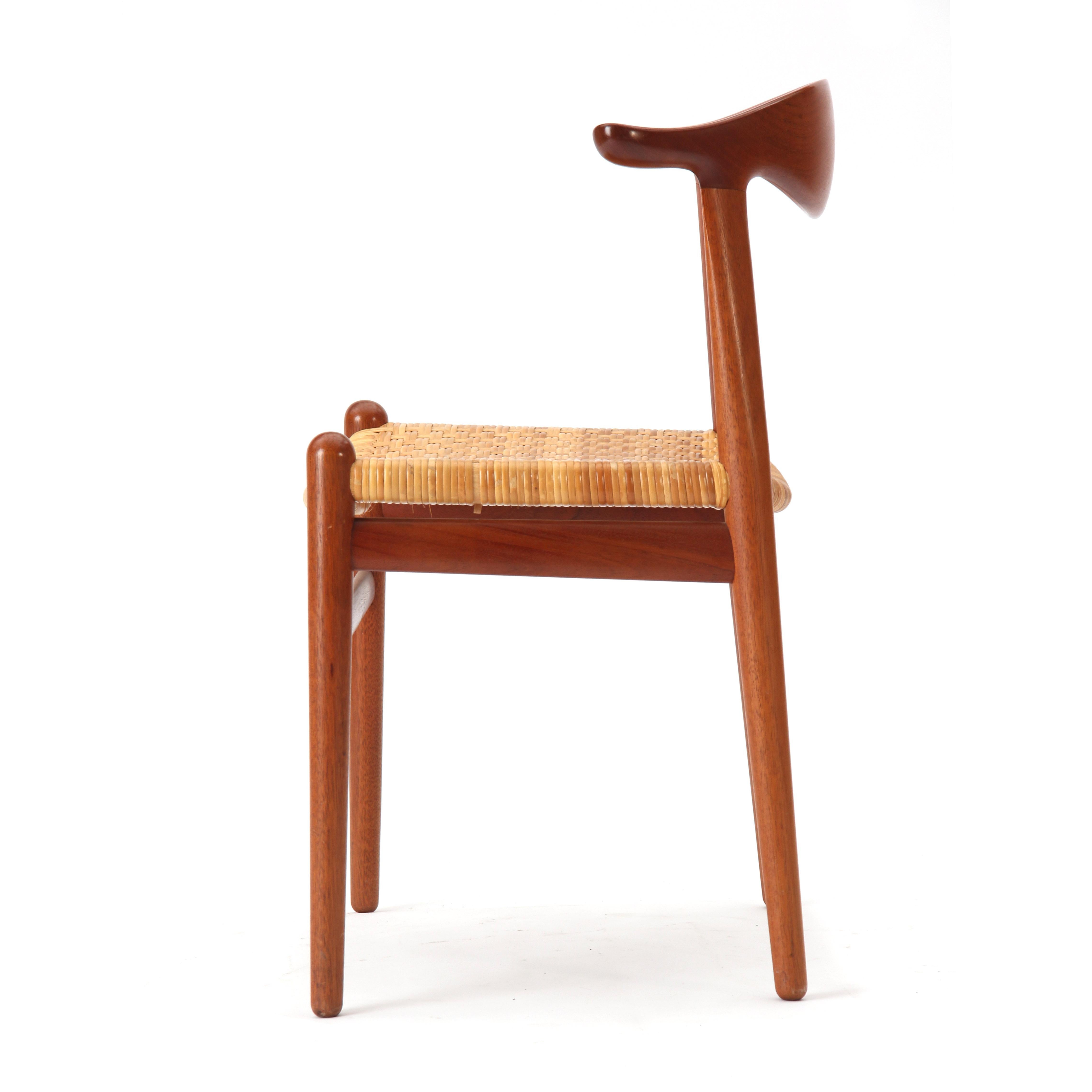 bullhorn chair
