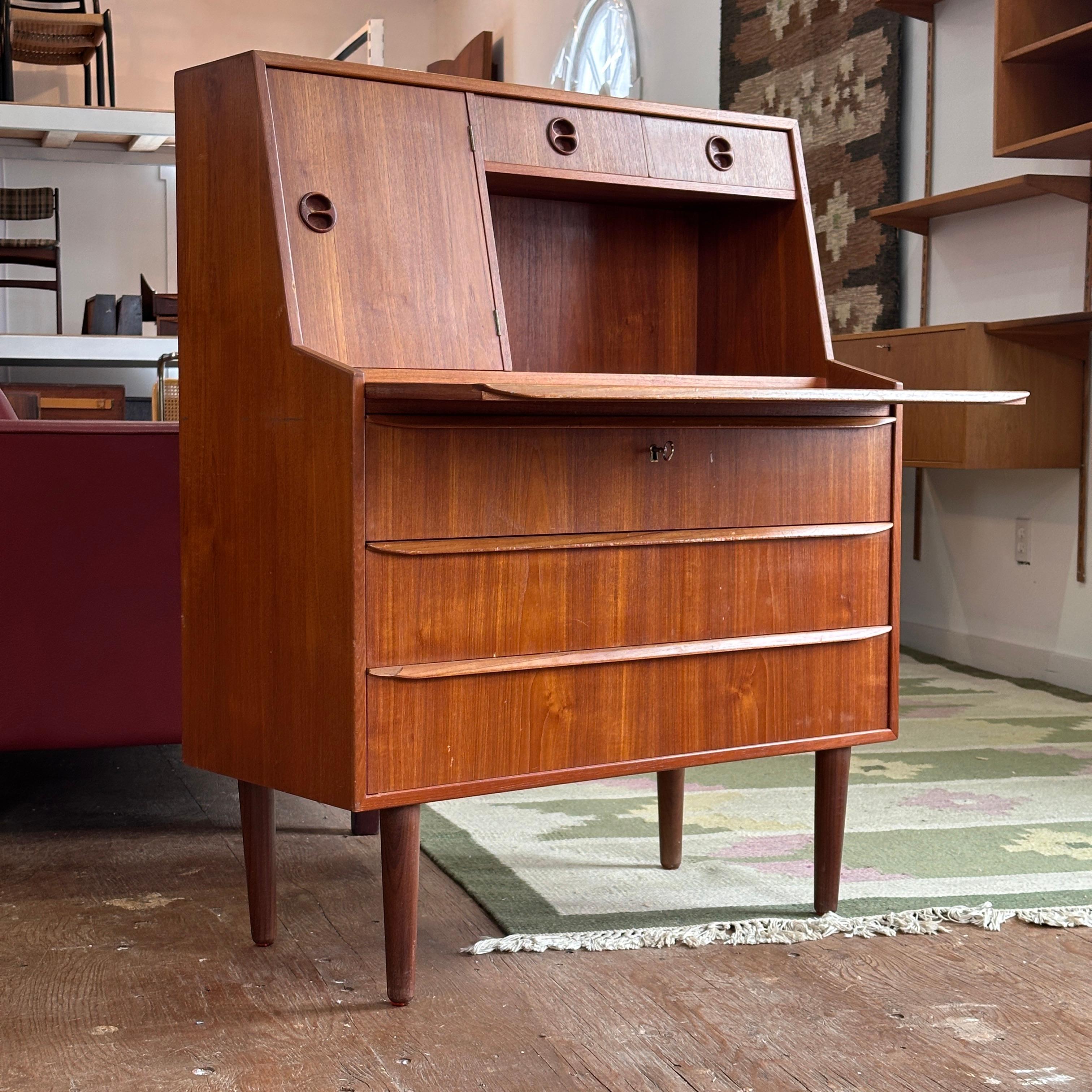Mid-Century Modern Teak Bureau/Vanity For Sale