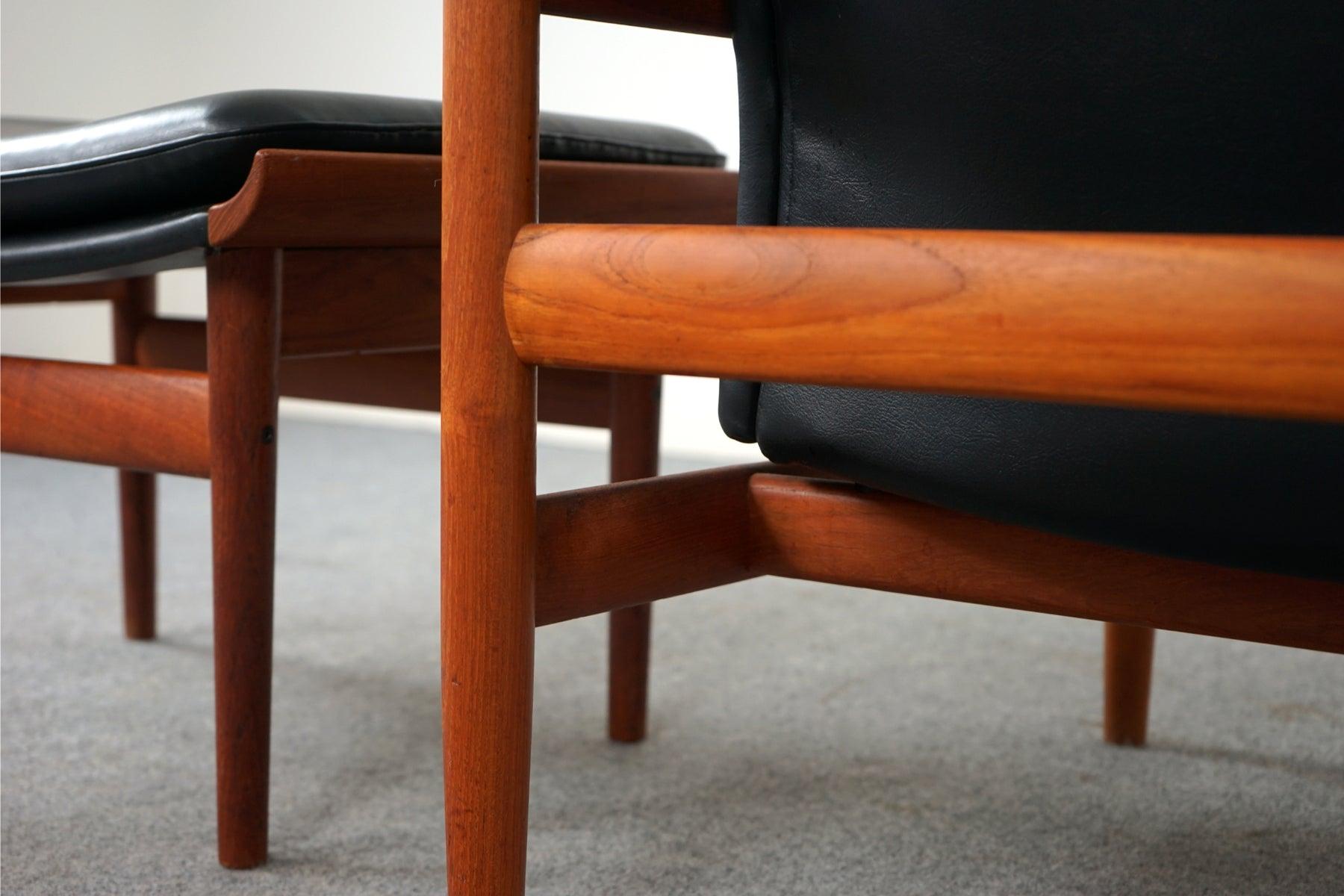 Teak Bwana Chair + Footstool by Finn Juhl for France & Son Model 152 In Good Condition For Sale In VANCOUVER, CA