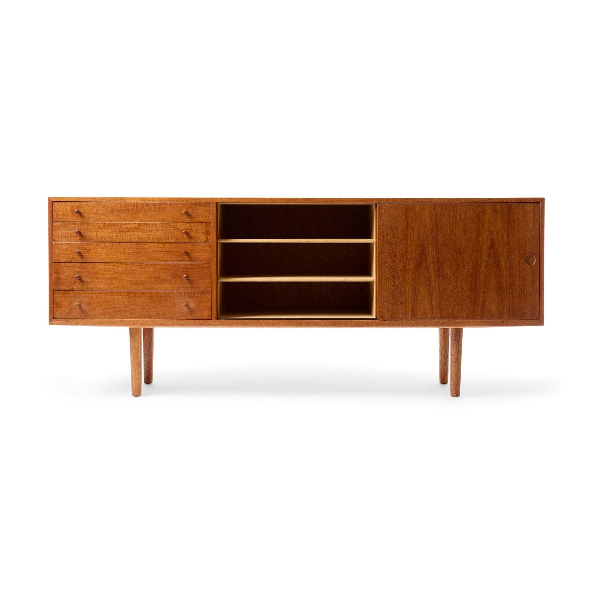 Mobile in teak di Hans J. Wegner per Hansen In condizioni discrete in vendita a Sagaponack, NY