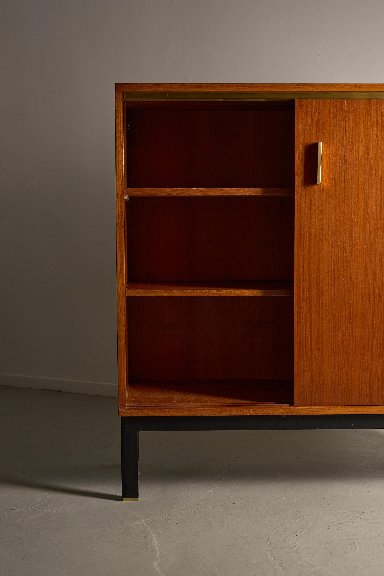Teak cabinet with brass details & black metal base, 1970s In Good Condition For Sale In Brussel, BE