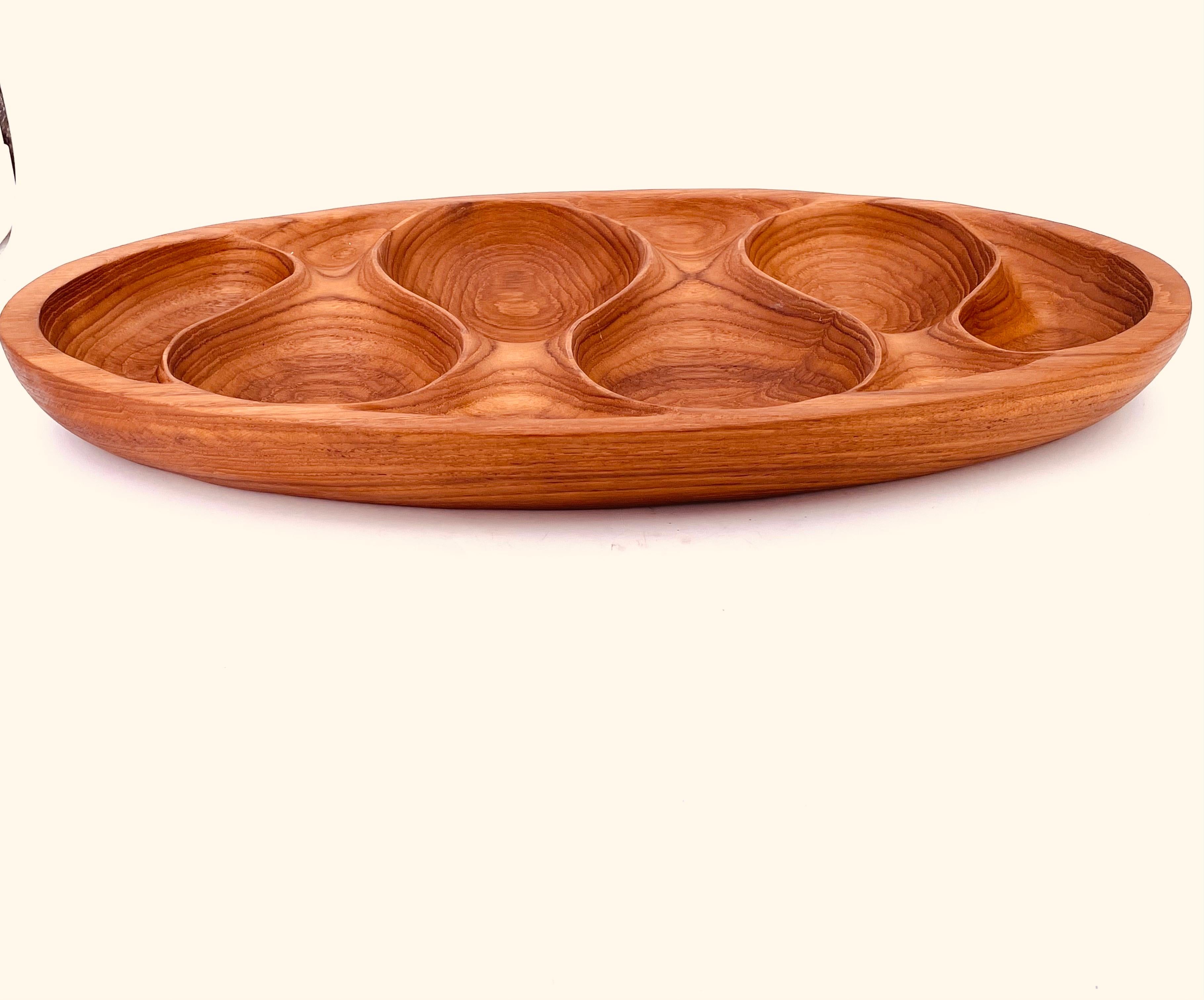 Teak divided catch-all, nut tray or jewelry holder, circa the 1960s. solid teak large great condition.