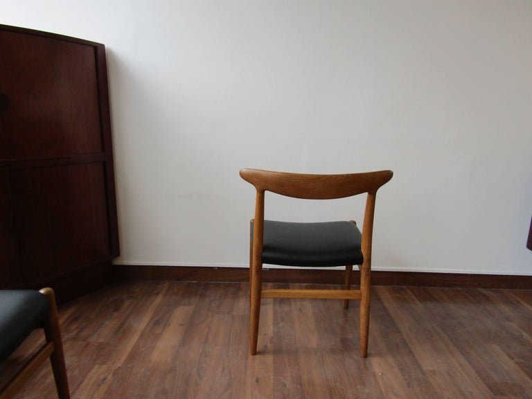 Mid-20th Century Teak Chair by Hans Wegner in Black Leather, Model W2 For Sale