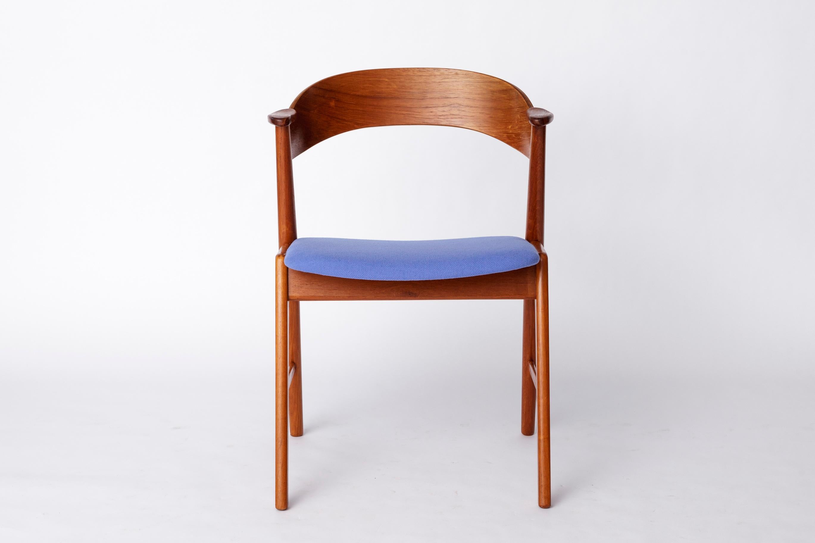 Single Teak Vintage Chair by Korup Stolefabrik, Denmark – 1960s

A beautiful mid-century piece from Danish manufacturer Korup Stolefabrik, crafted in the 1960s.
The chair features a sturdy solid teak wood frame that has been carefully refurbished