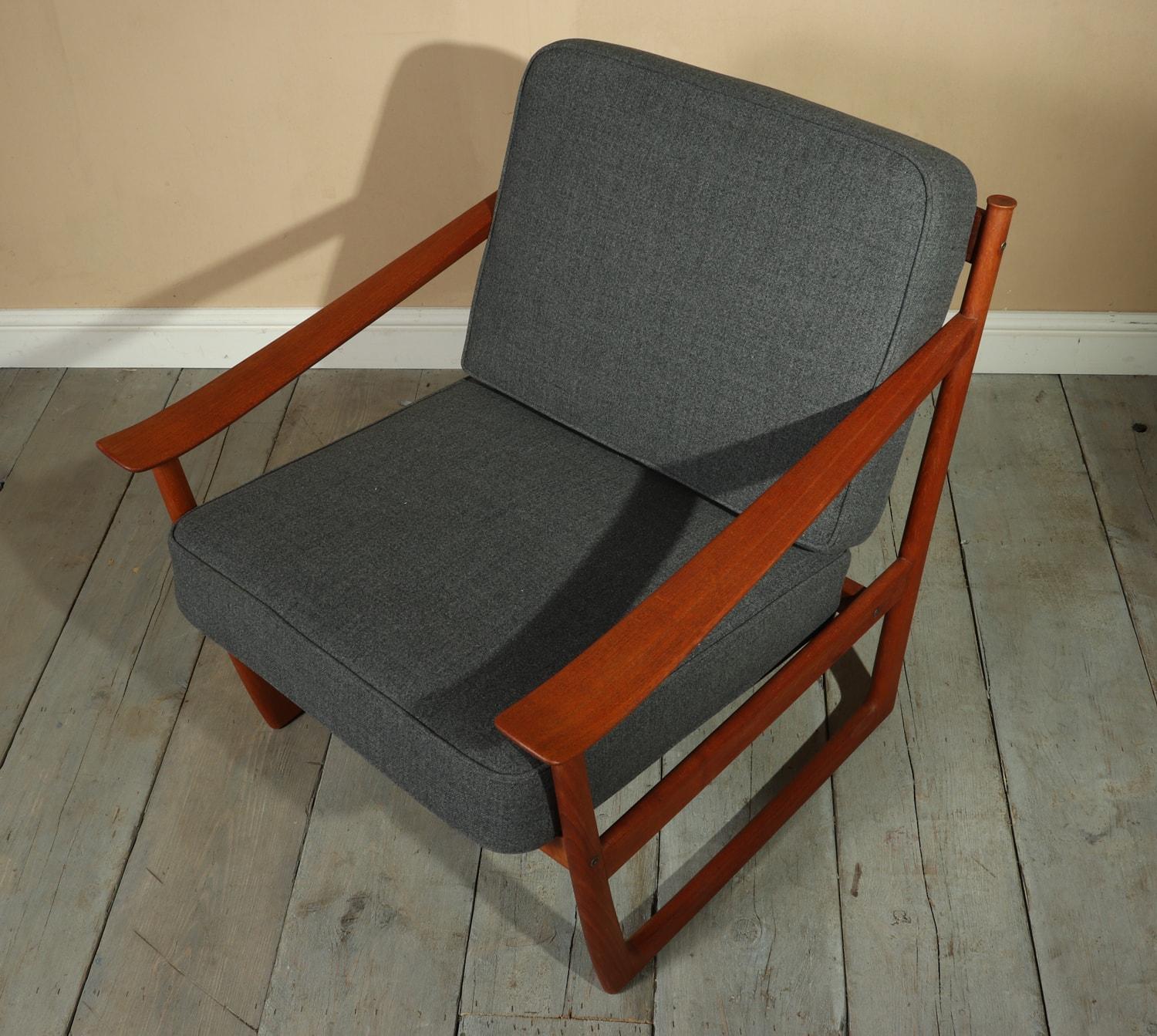 Teak Chair Model 130 by Peter Hvidt for France and Son 4