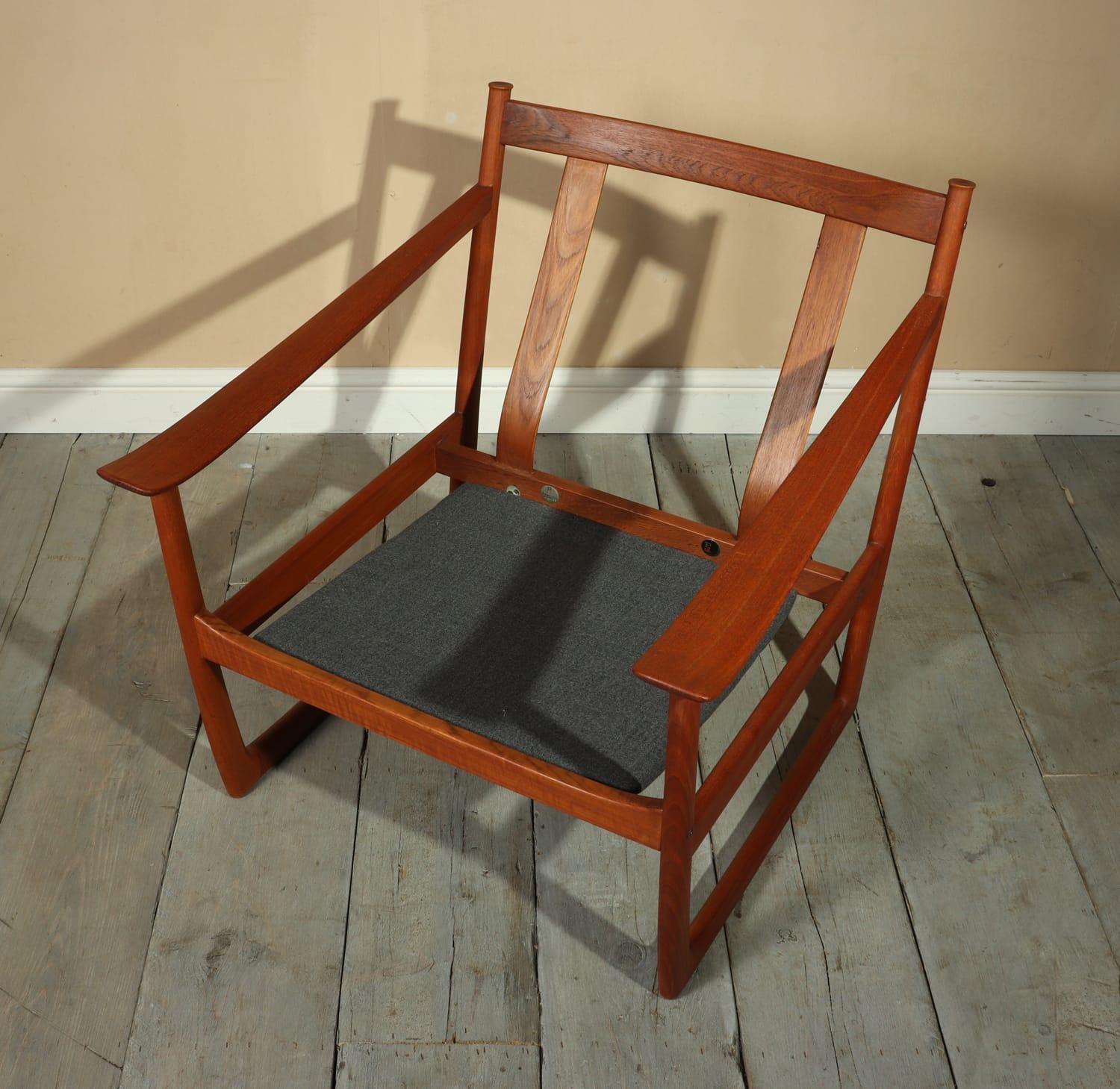 Teak Chair Model 130 by Peter Hvidt for France and Son 1