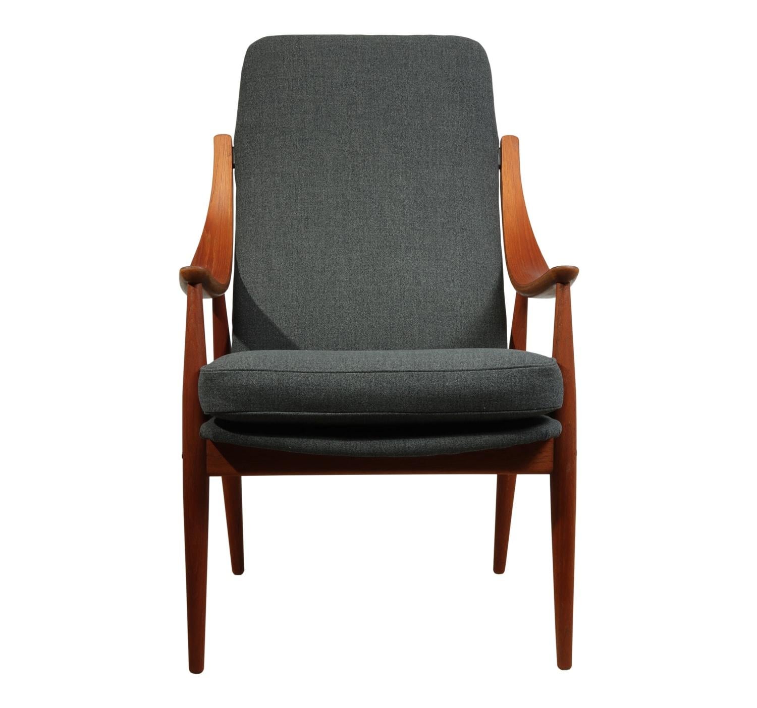 Teak Chair Model 148 by Peter Hvidt Fo France and SonTeak Chair Model 148 For Sale 5