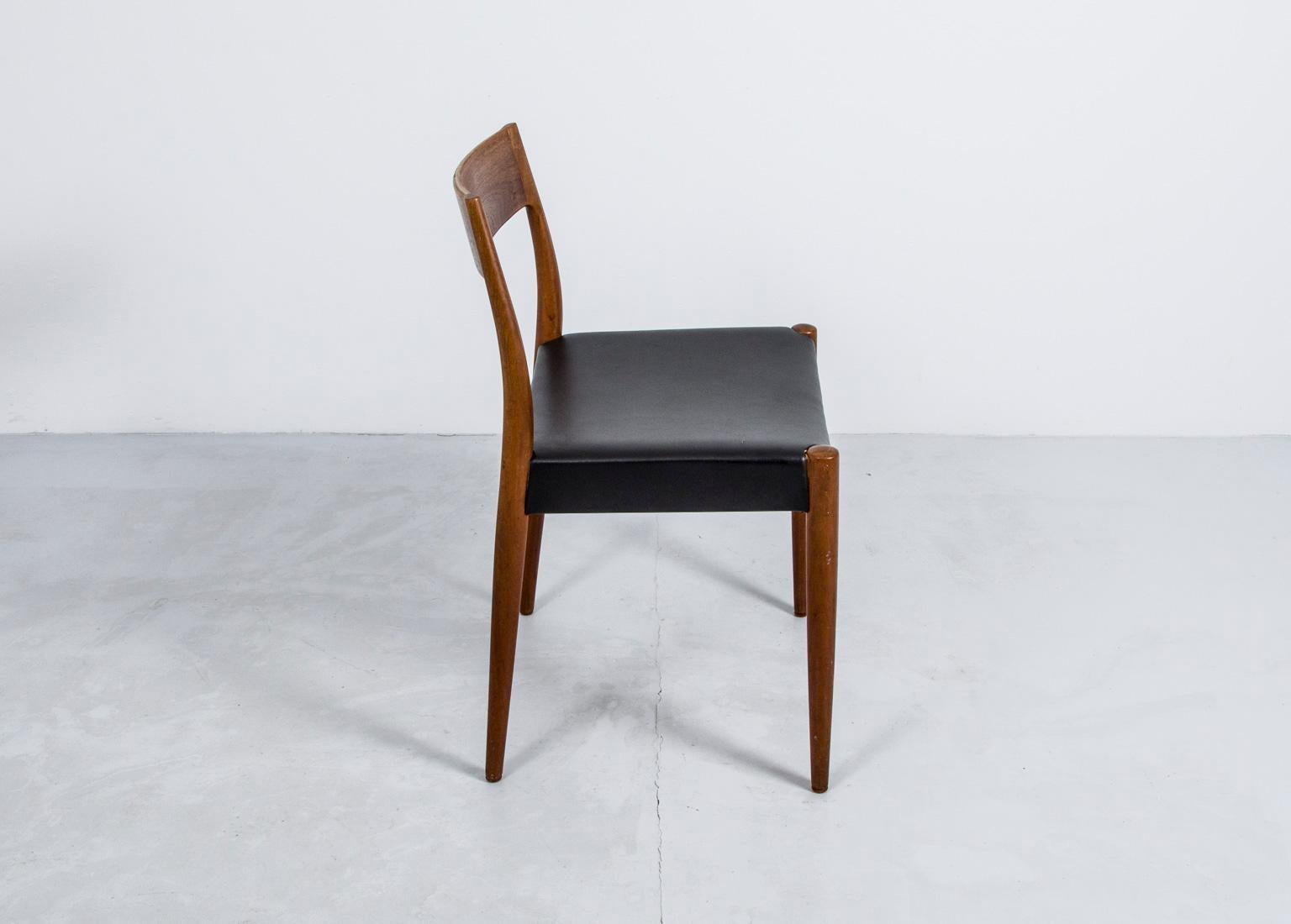 Mid-Century Modern Teak Chair No. 77 by Niels Moller for Moller Models Denmark, 1960s For Sale