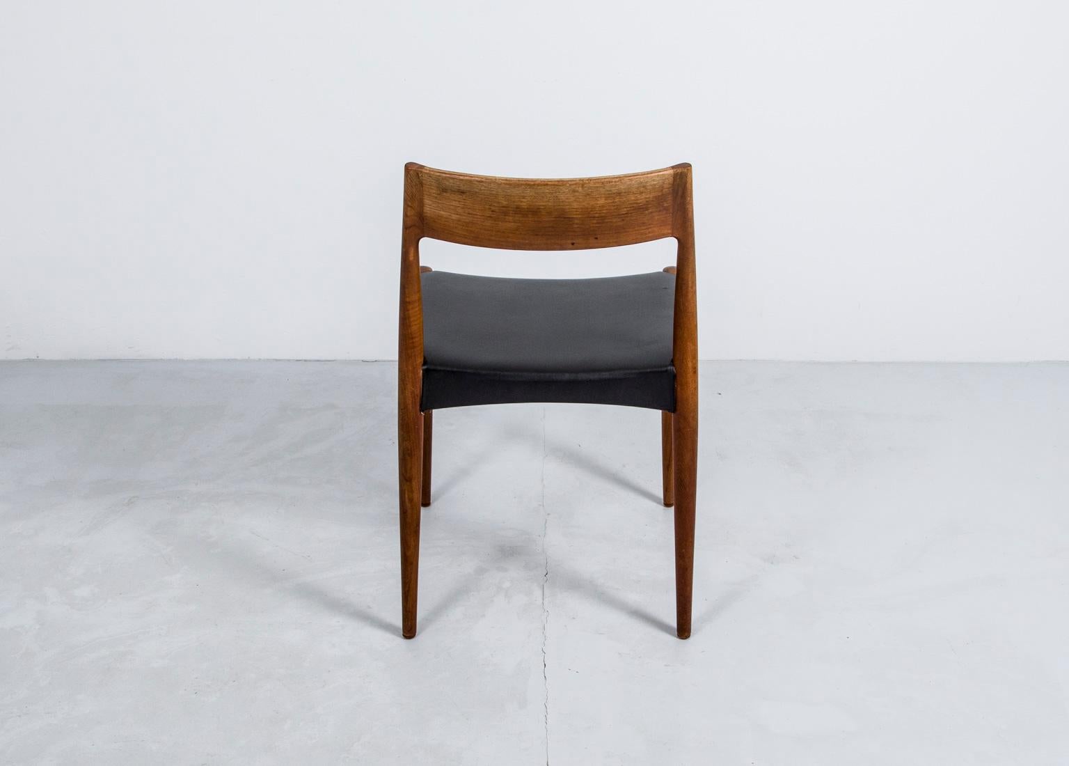 Teak Chair No. 77 by Niels Moller for Moller Models Denmark, 1960s In Good Condition For Sale In Zurich, CH
