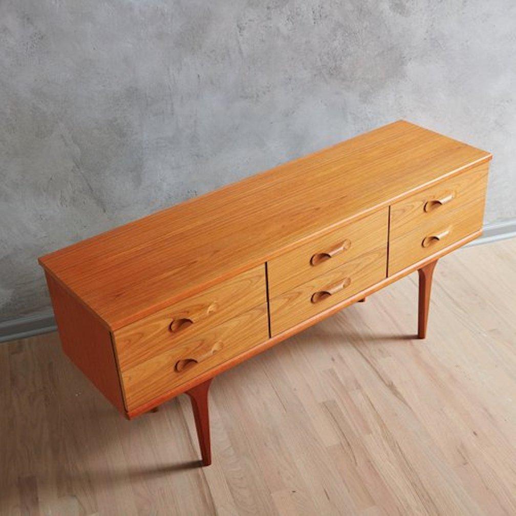 Teak Chest of Drawers by Austinsuite, Uk 1960s For Sale 3