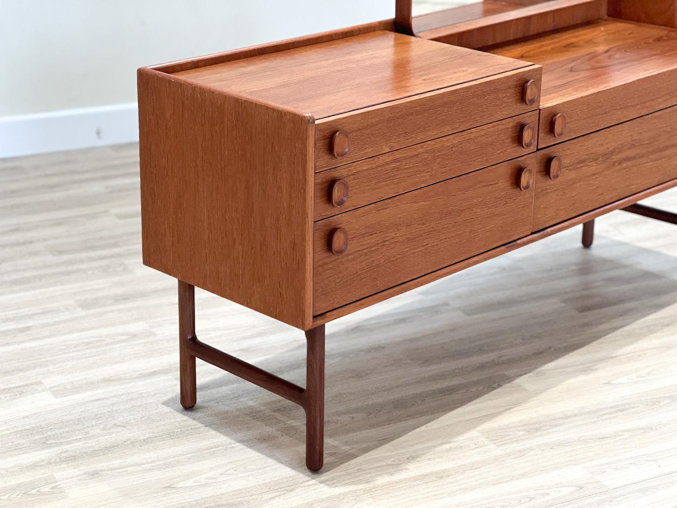 Teak Chest of drawers by Meredew 6
