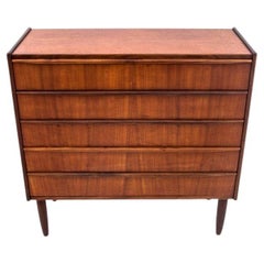 Teak chest of drawers, Danish design, 1960s. After renovation.