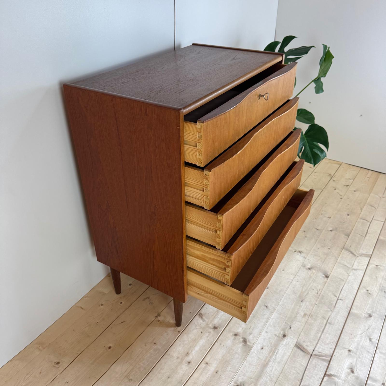 Vintage chest of drawers in teak, Denmark 1960