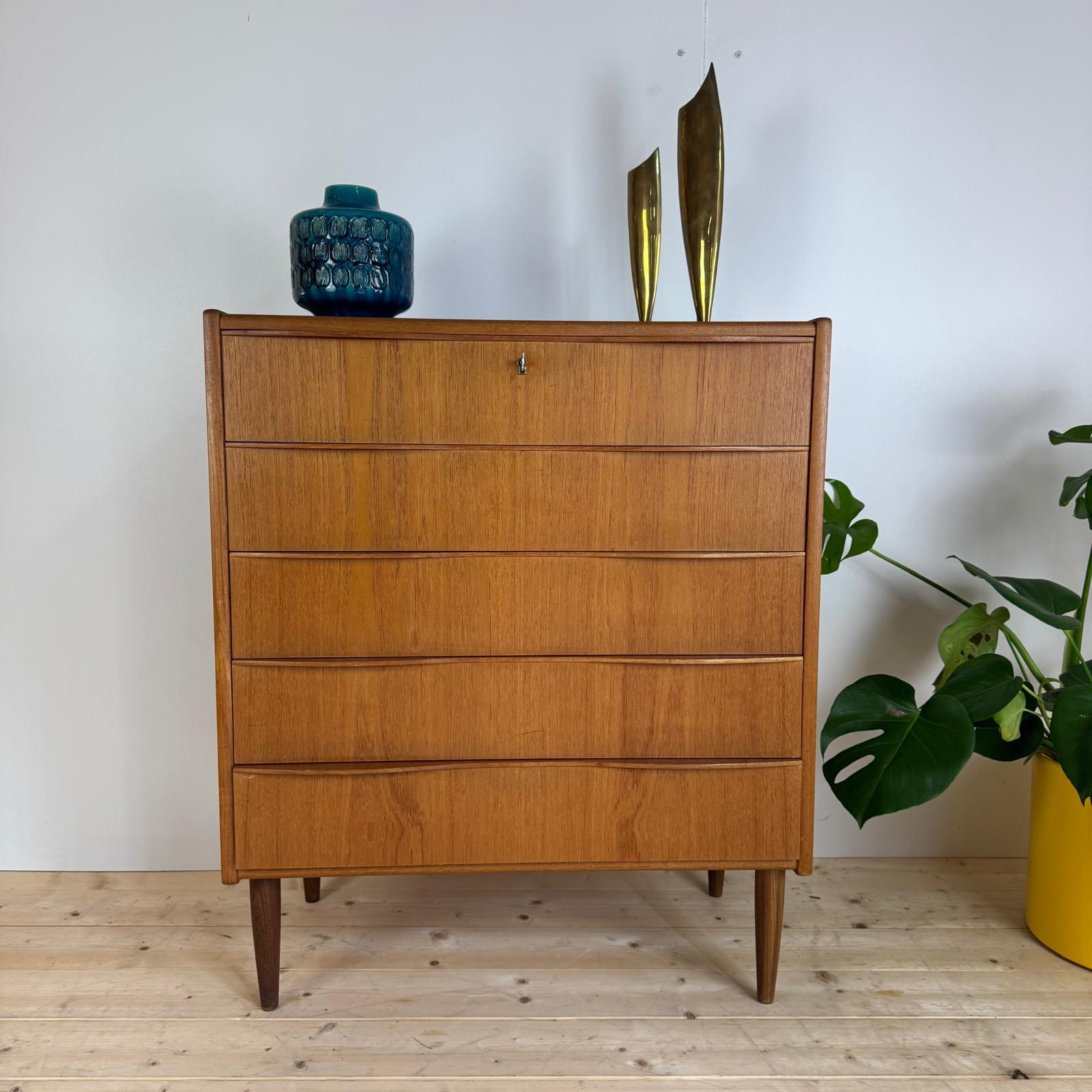 Mid-Century moderno Teak chest of drawers, Denmark 1960 in vendita