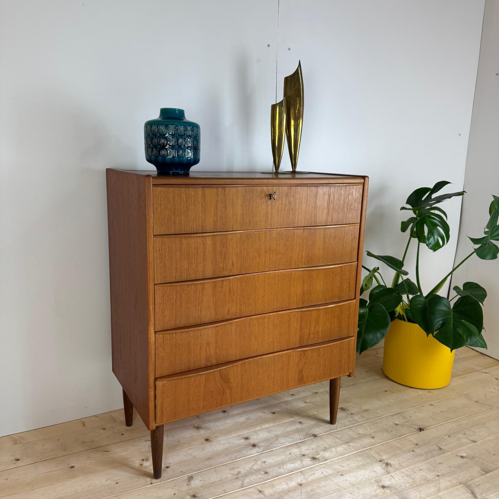 Teak chest of drawers, Denmark 1960 in vendita 1