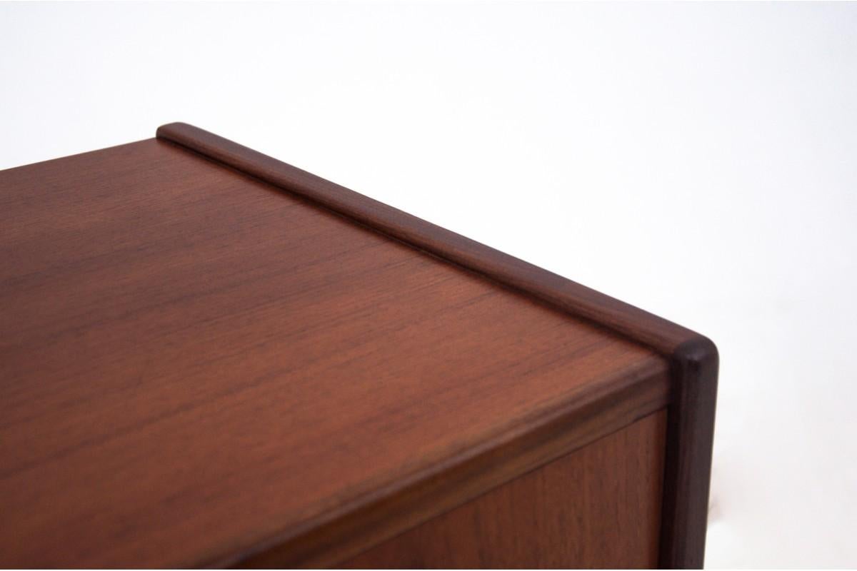 Cassettiera in teak, Danimarca, anni '60 in vendita 1