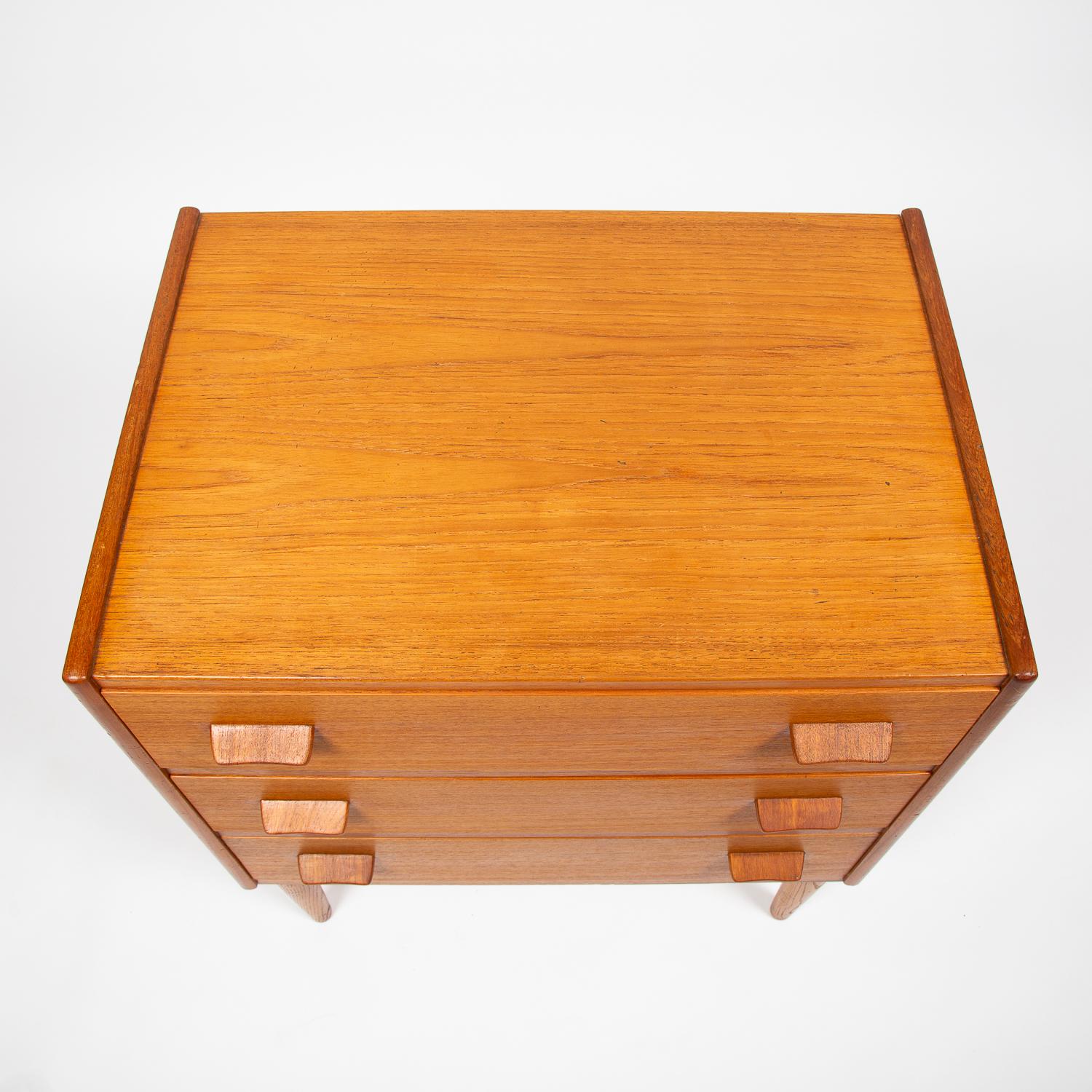 Teak Chest of Drawers Design by Poul Volther In Good Condition In London, GB