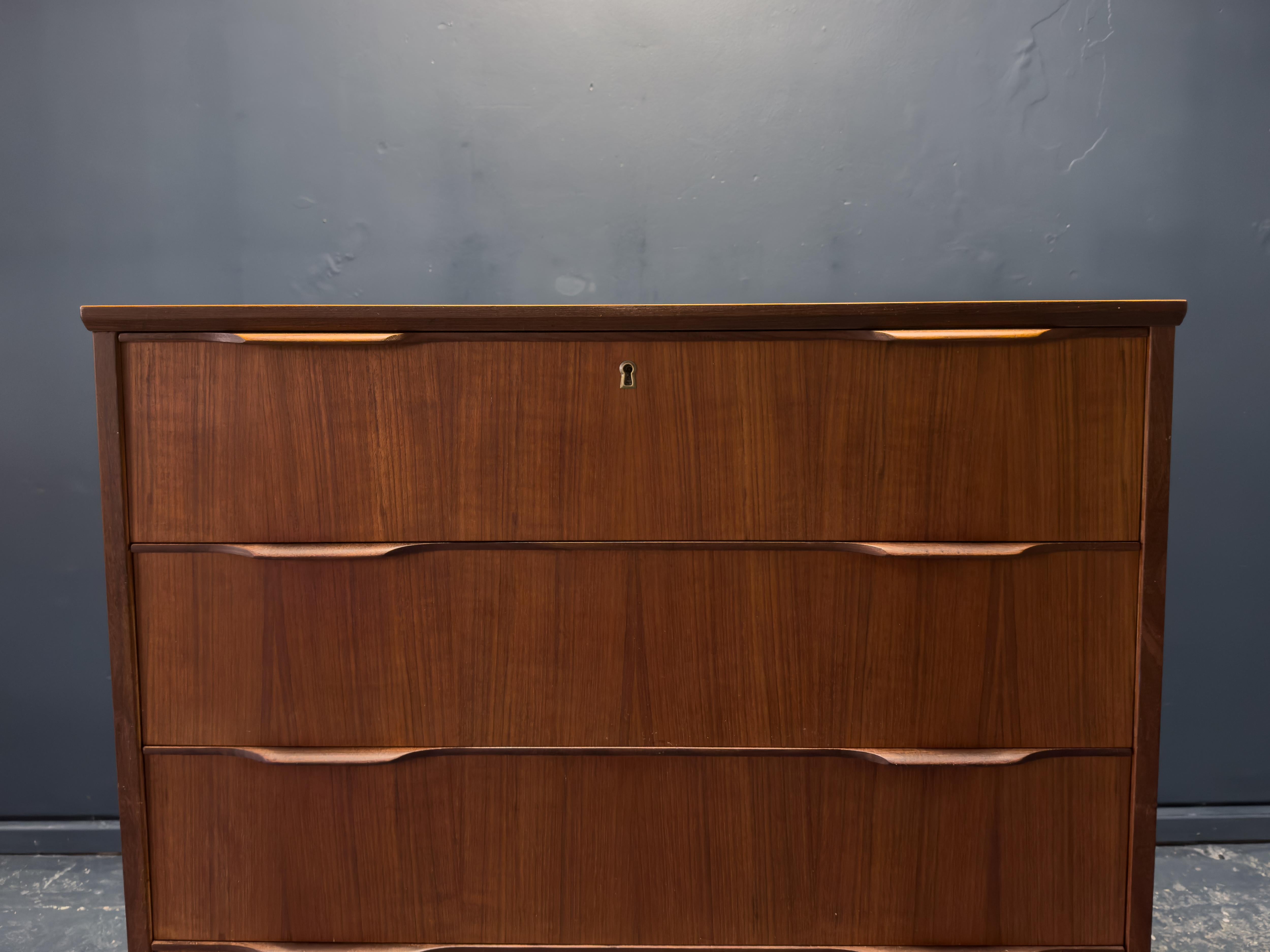 Cassettiera in teak in vendita 3