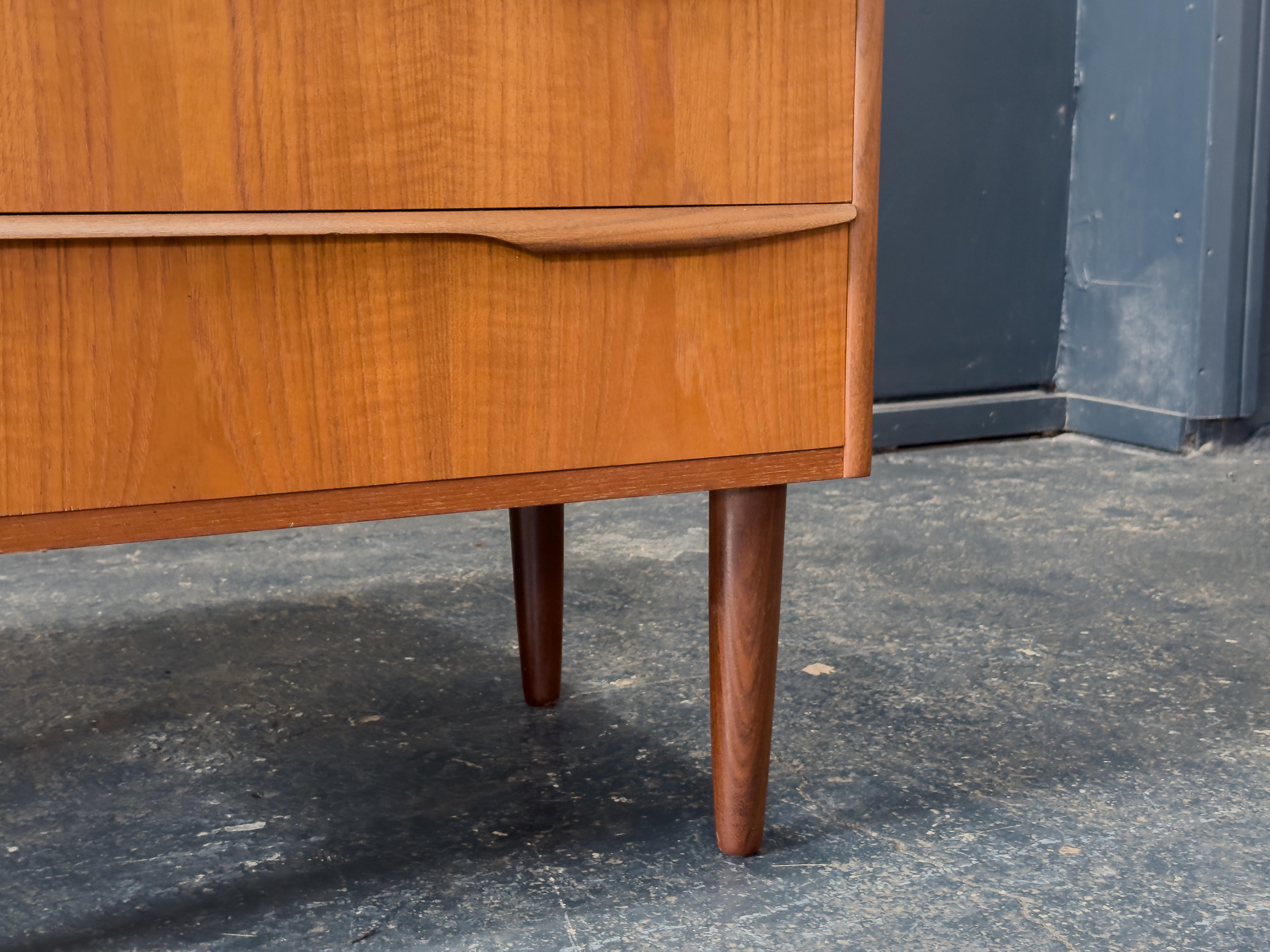 Cassettiera in teak in vendita 3