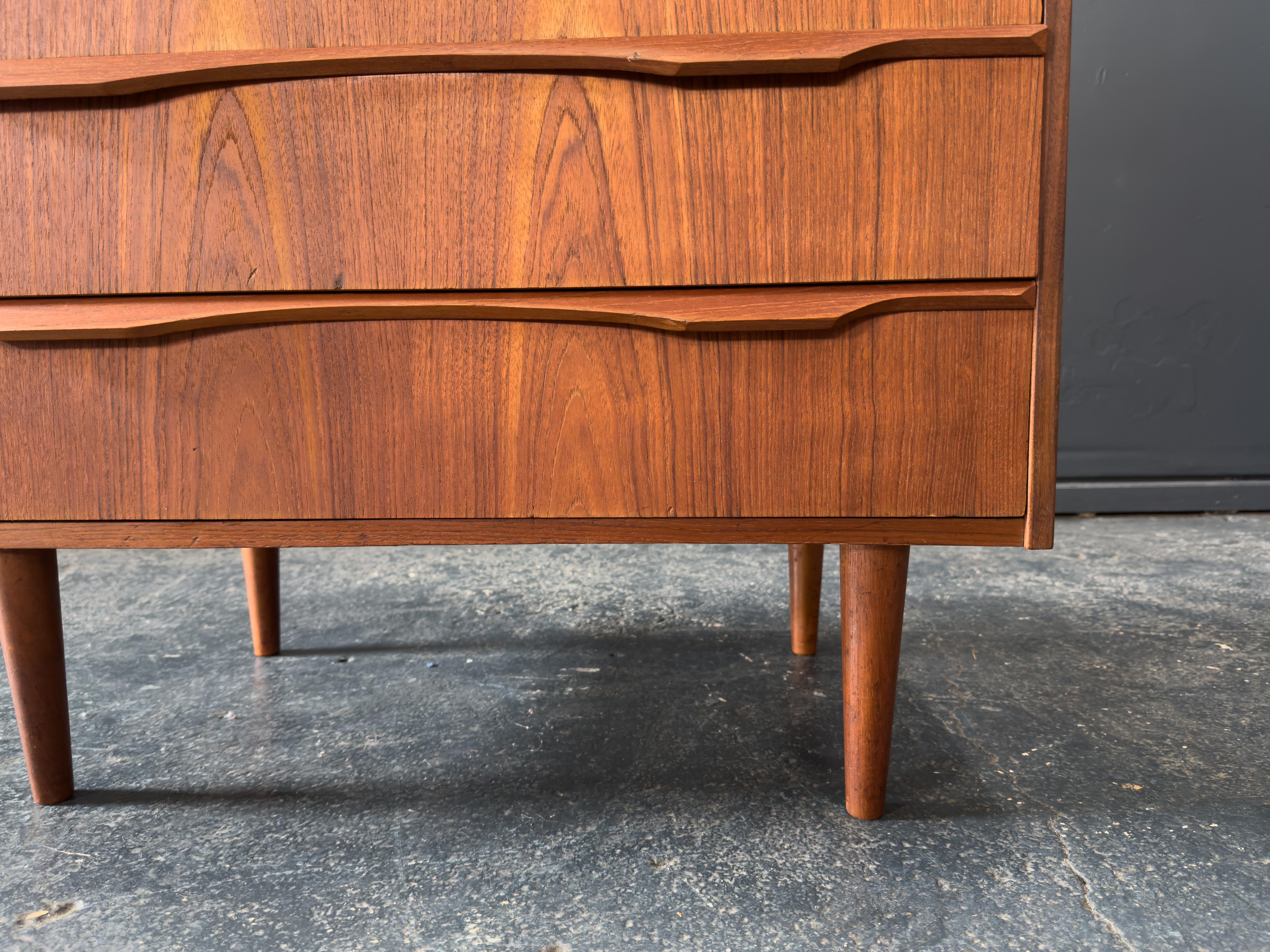 Teak Chest of Drawers 2