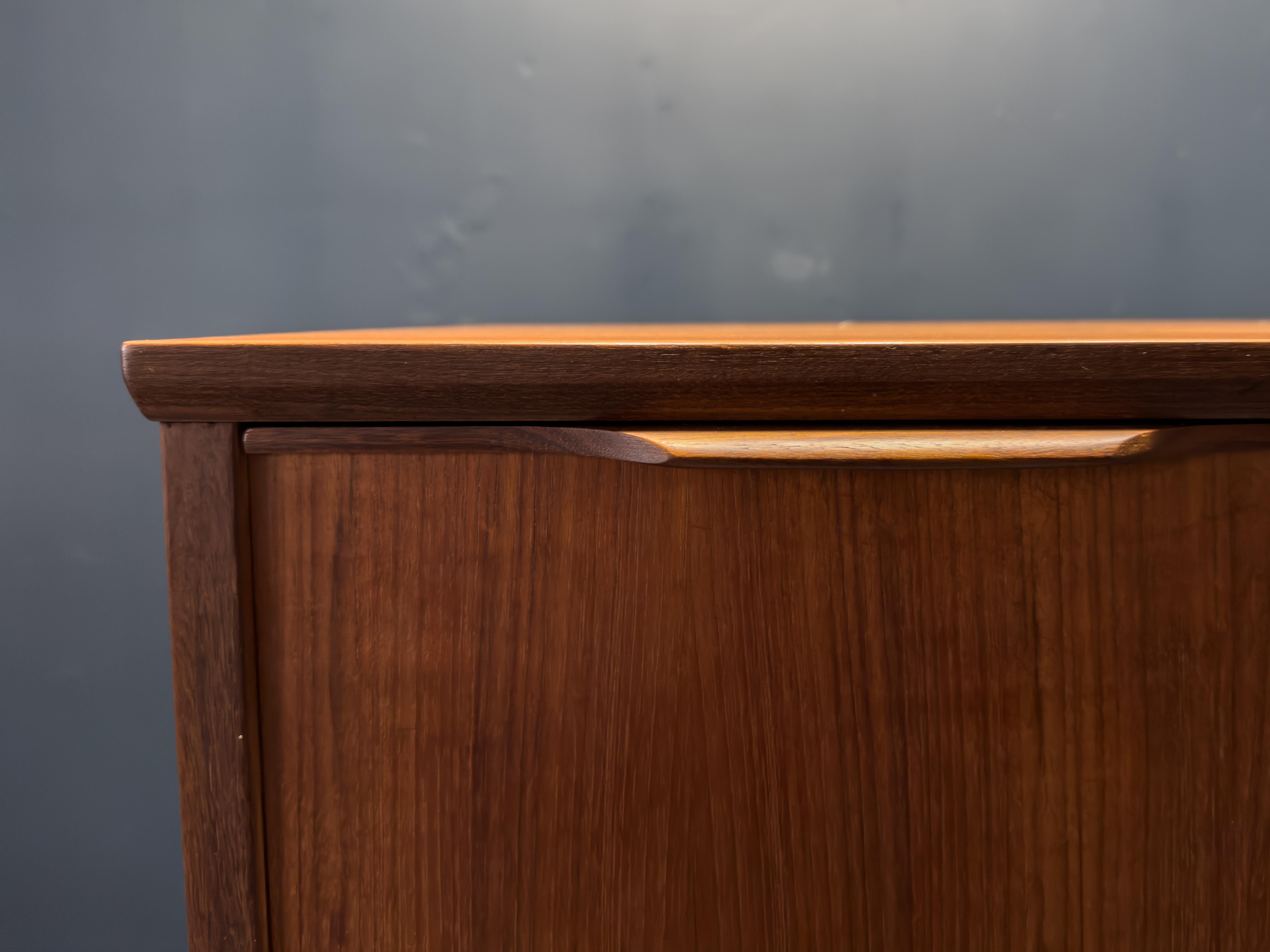 Cassettiera in teak in vendita 2