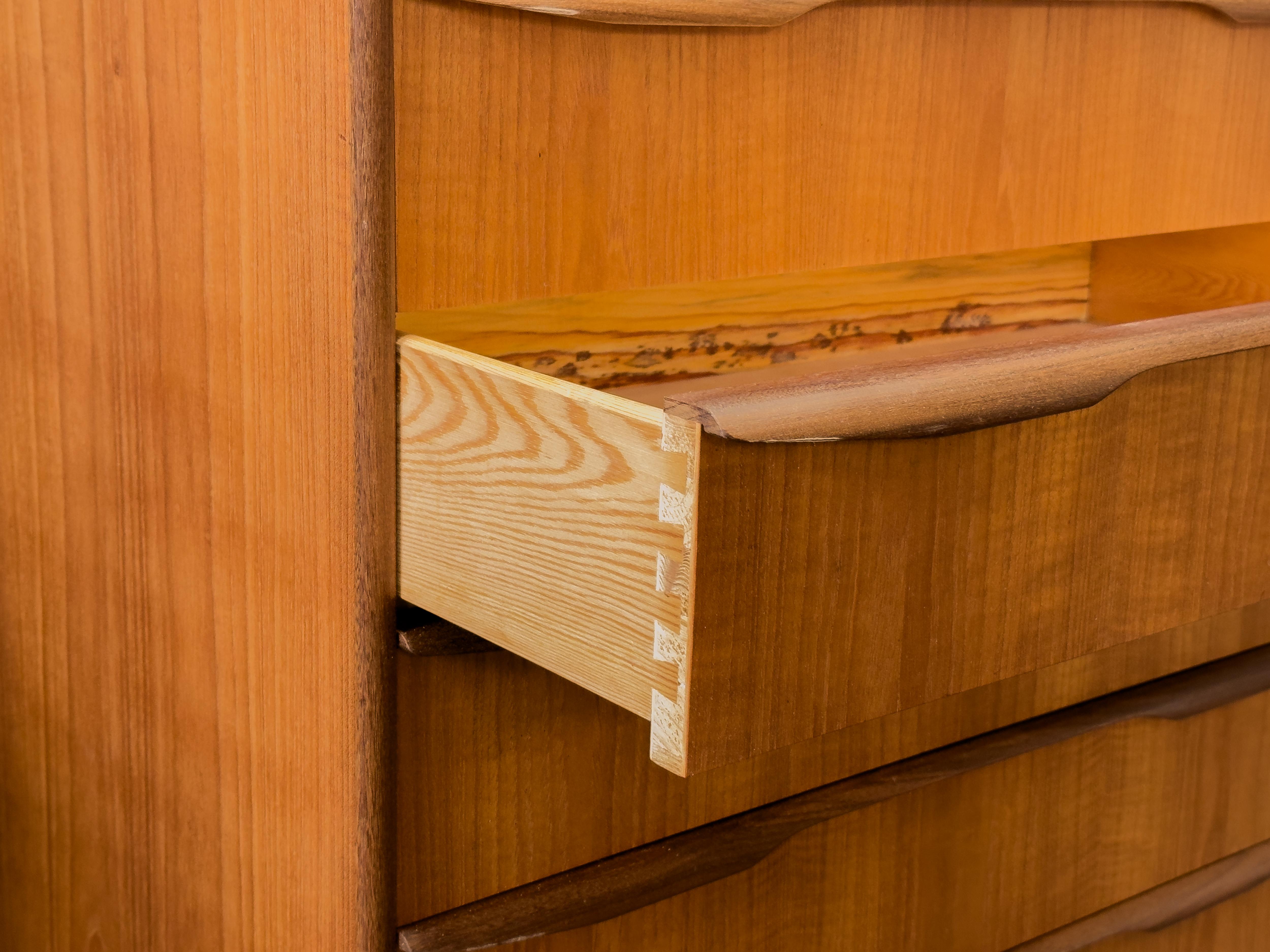 Cassettiera in teak in vendita 2
