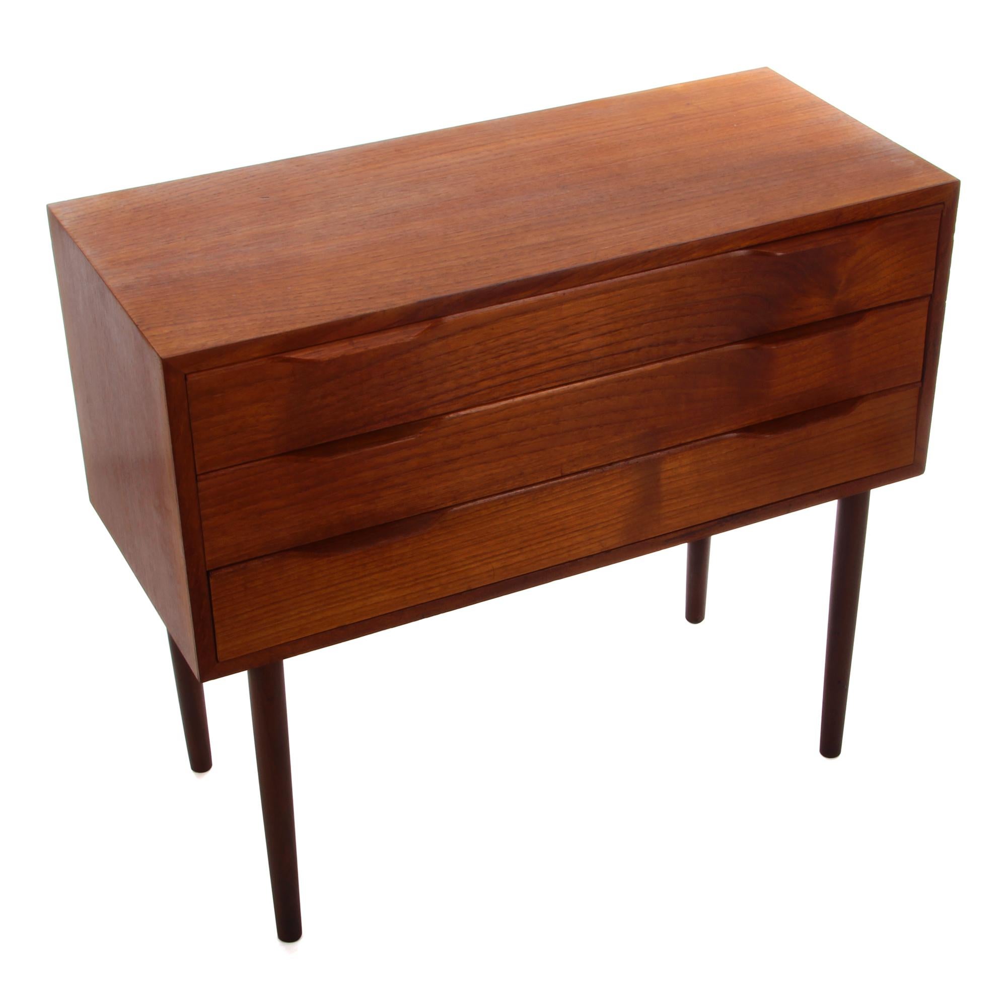 Mid-Century Modern Teak Chest of Drawers from the 1960s, Danish Midcentury Dresser with Drawers