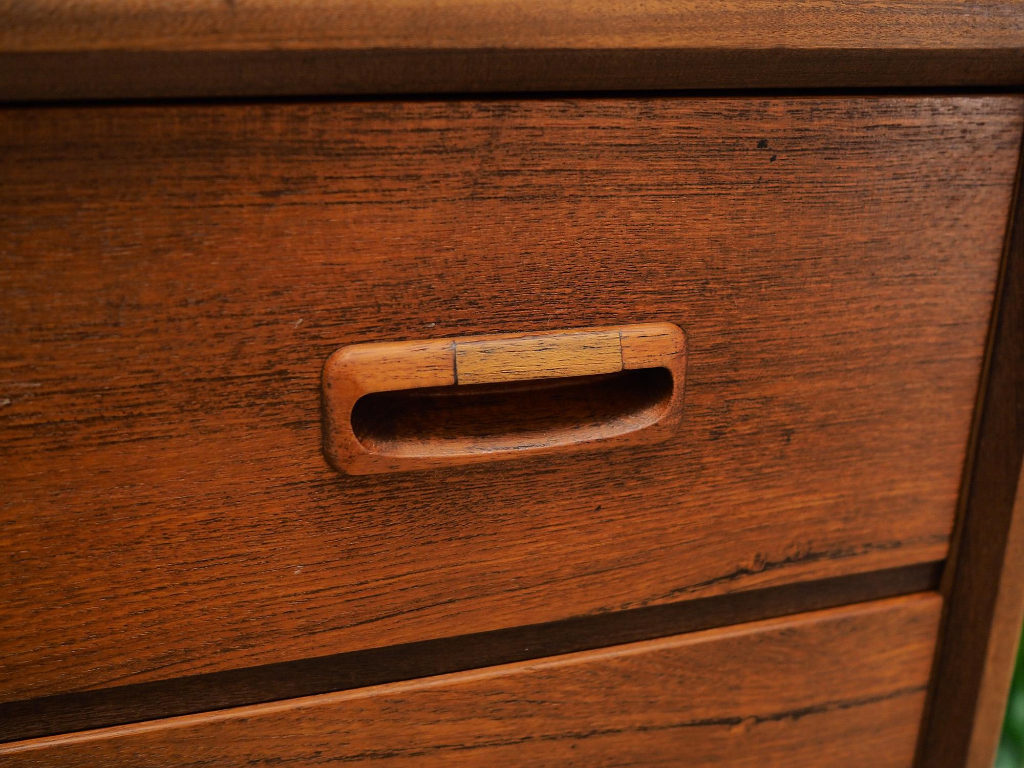 Teak Chest of Drawers Vintage 1960-1970 For Sale 3