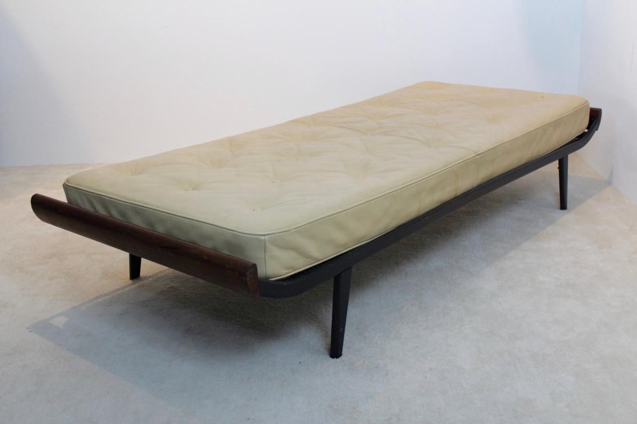 Dutch Teak Cleopatra Daybed with Original Leather Mattress by Cordemeijer for Auping For Sale