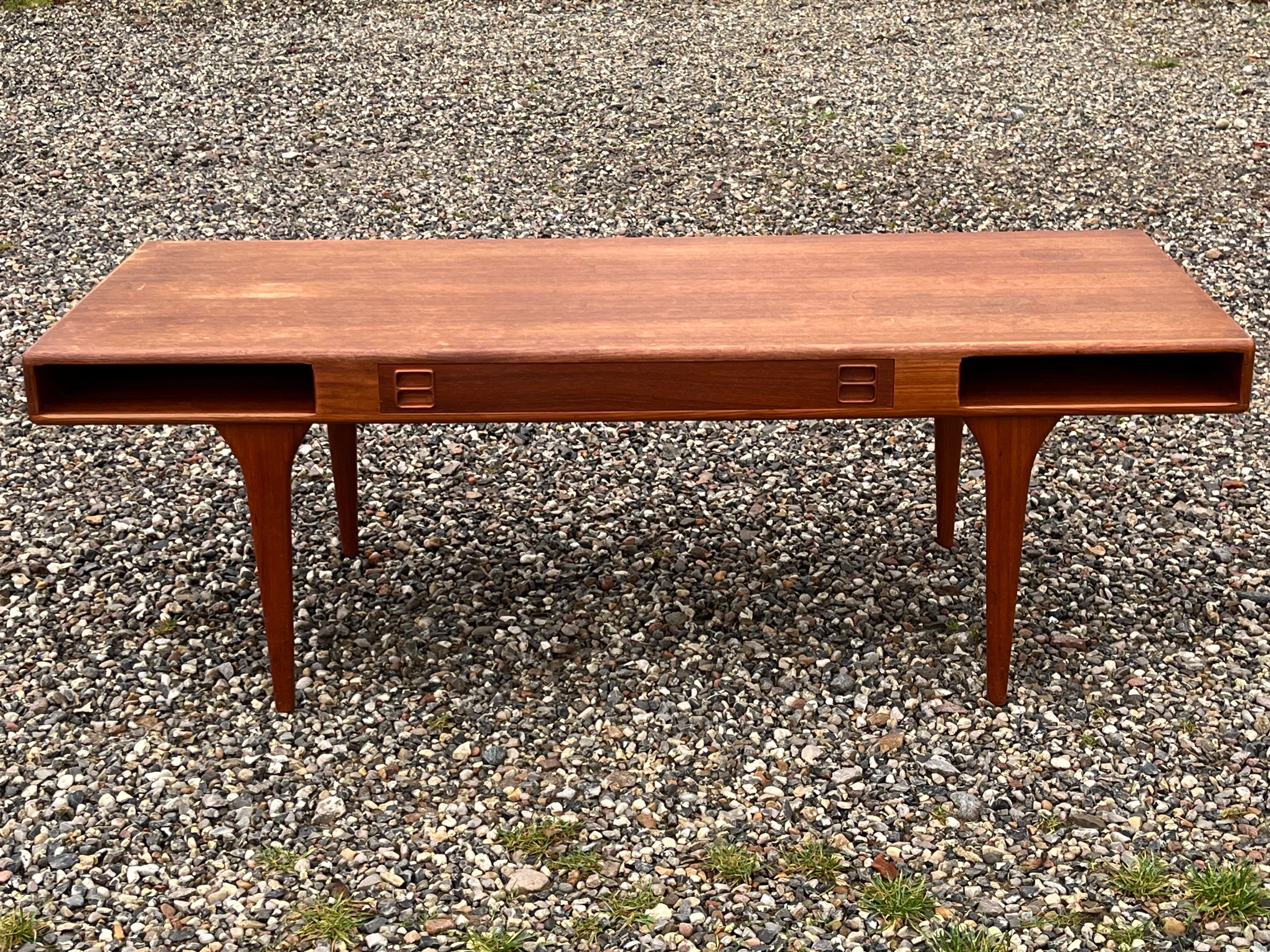 Teak coffee table by Danish architect Johannes Andersen. Made by Silkeborg : 286 For Sale 3