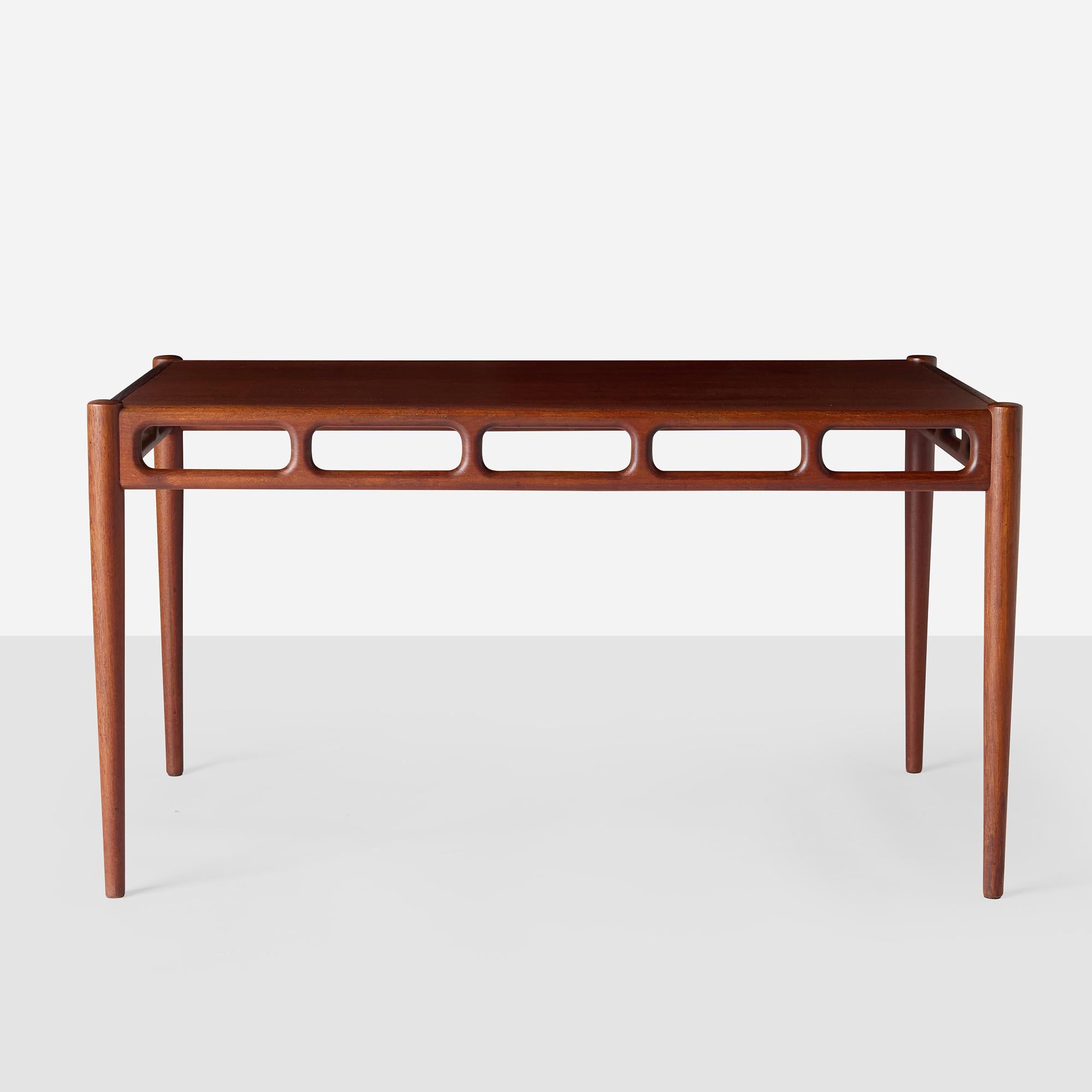 Danois Table basse en teck par Ejnar Pedersen pour PP Furniture en vente