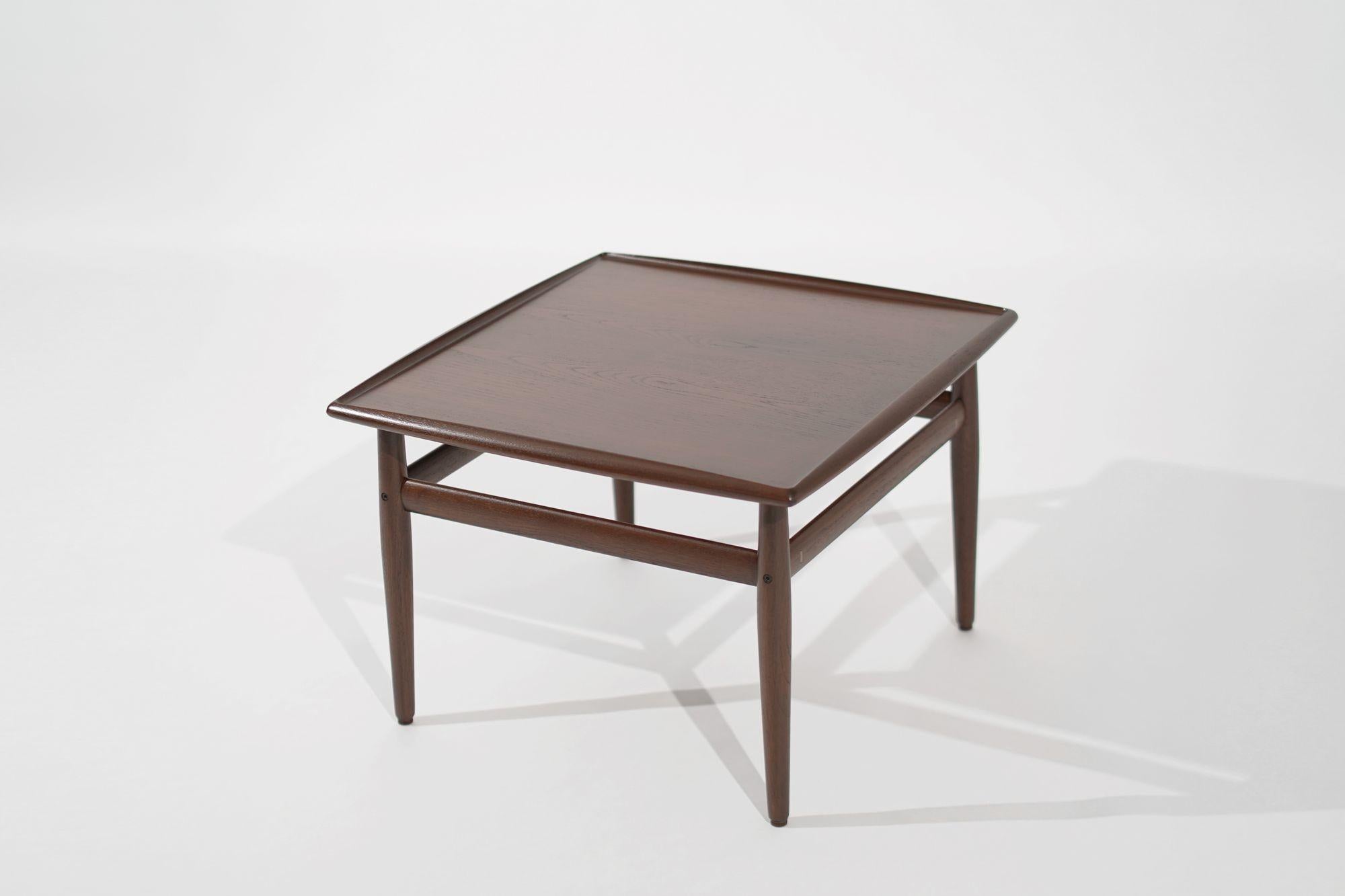 Teak Coffee Table by Grete Jalk, Denmark, C. 1950s In Excellent Condition For Sale In Westport, CT