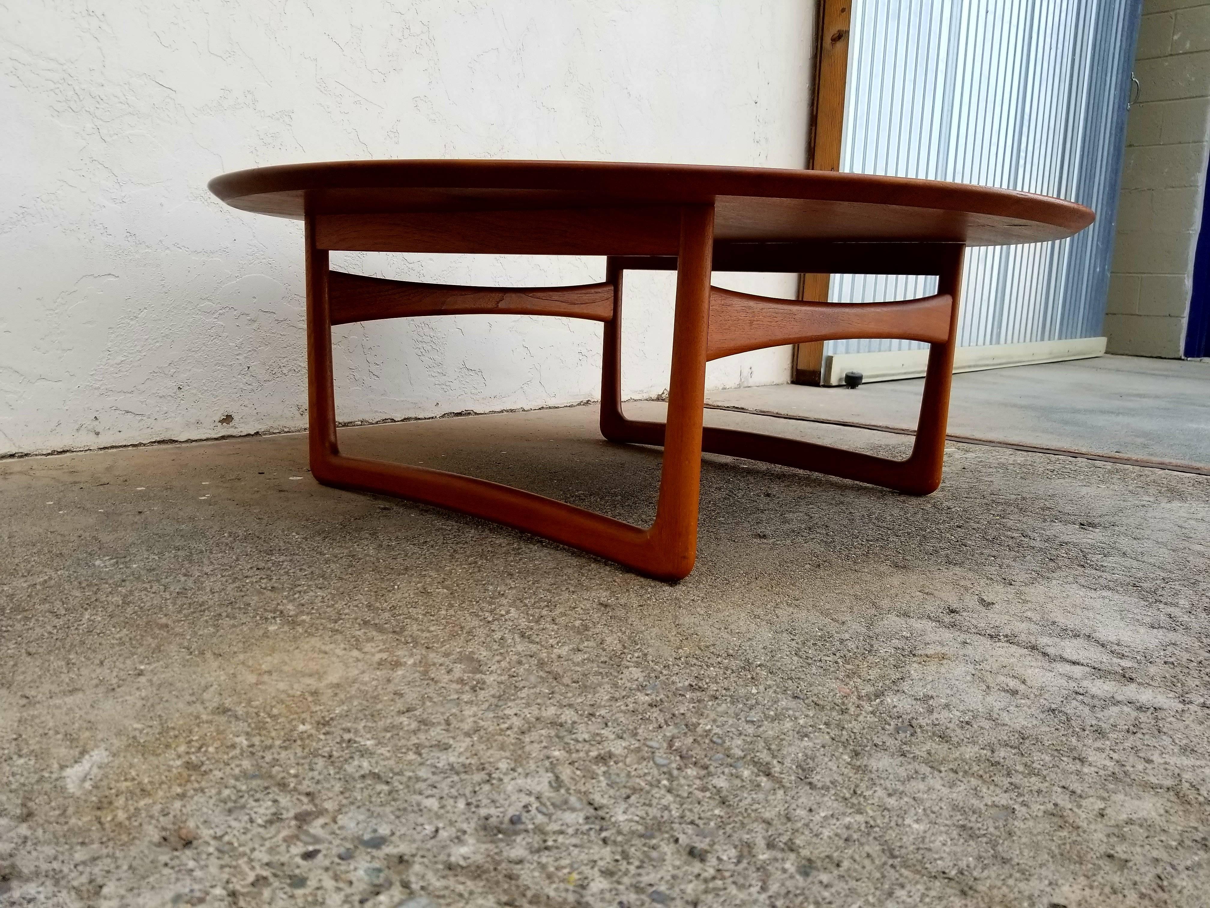 Teak Coffee Table by Peter Hvidt In Excellent Condition In Fulton, CA