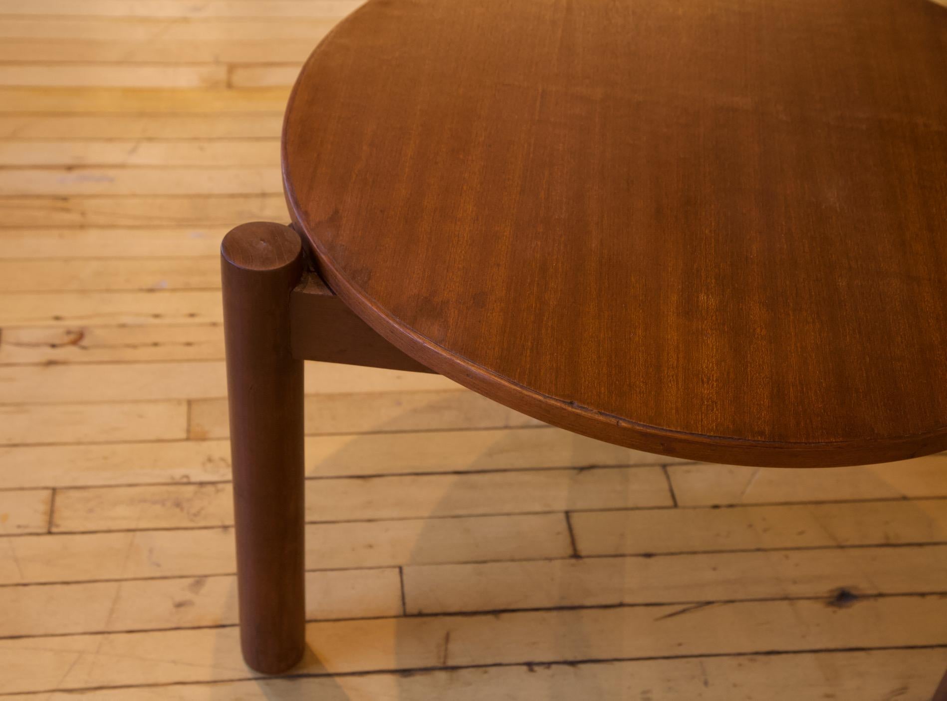 Indiano Tavolino in teak di Pierre Jeanneret in vendita