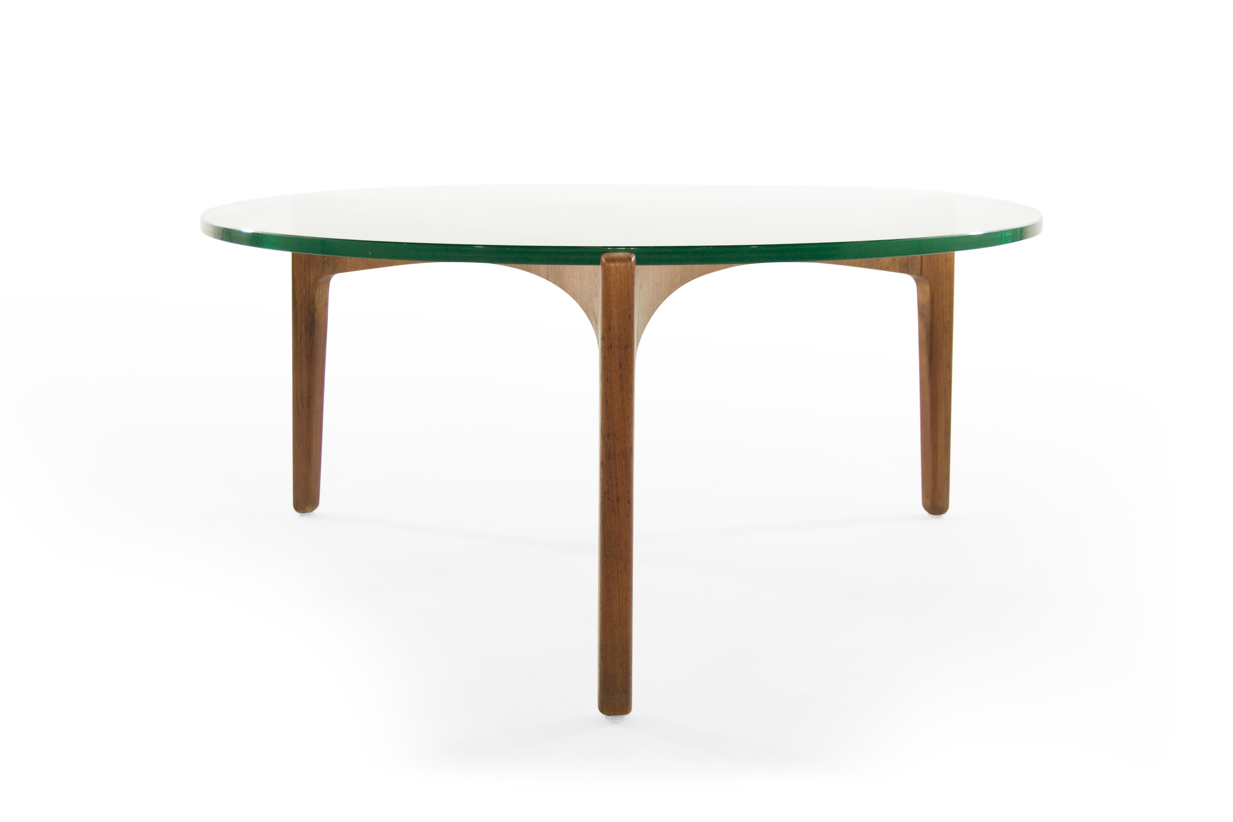 Scandinavian Modern coffee table designed by Sven Ellekaer. Sculptural teak base fully restored, new 3/4